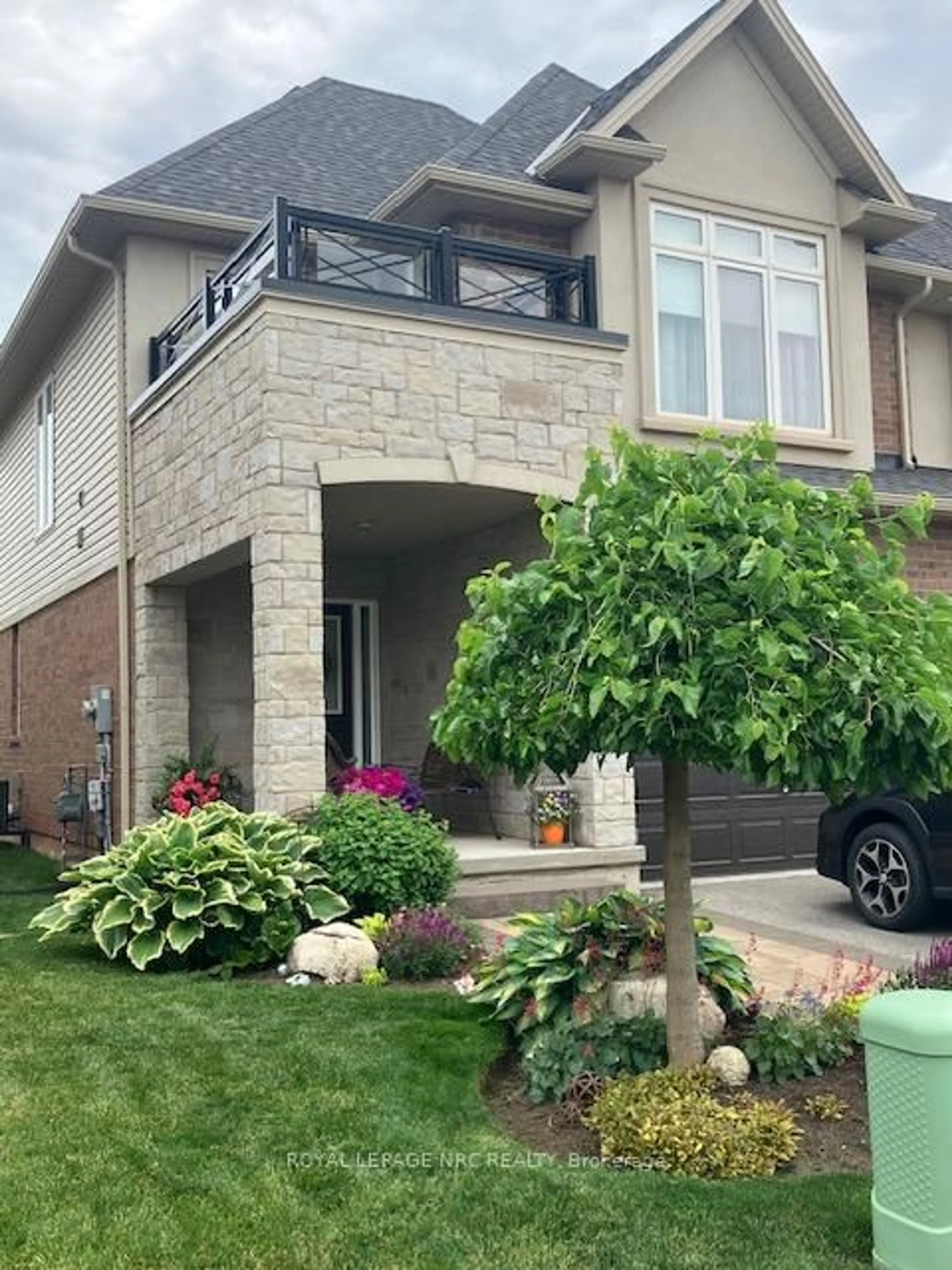 Home with brick exterior material, street for 113 Sonoma Lane, Hamilton Ontario L8E 0J8
