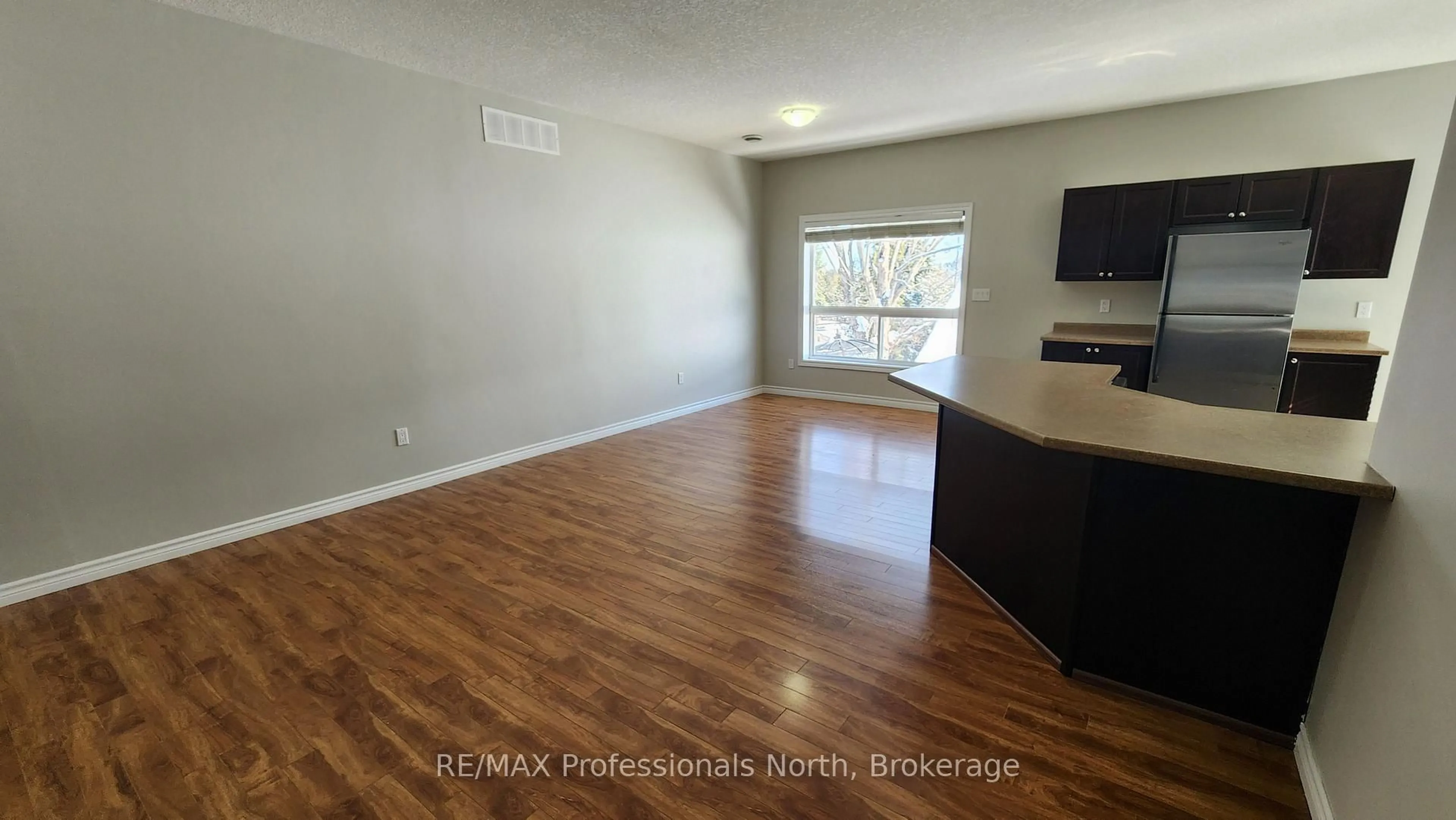 A pic of a room for 19 Duncan St, Huntsville Ontario P1H 1P6