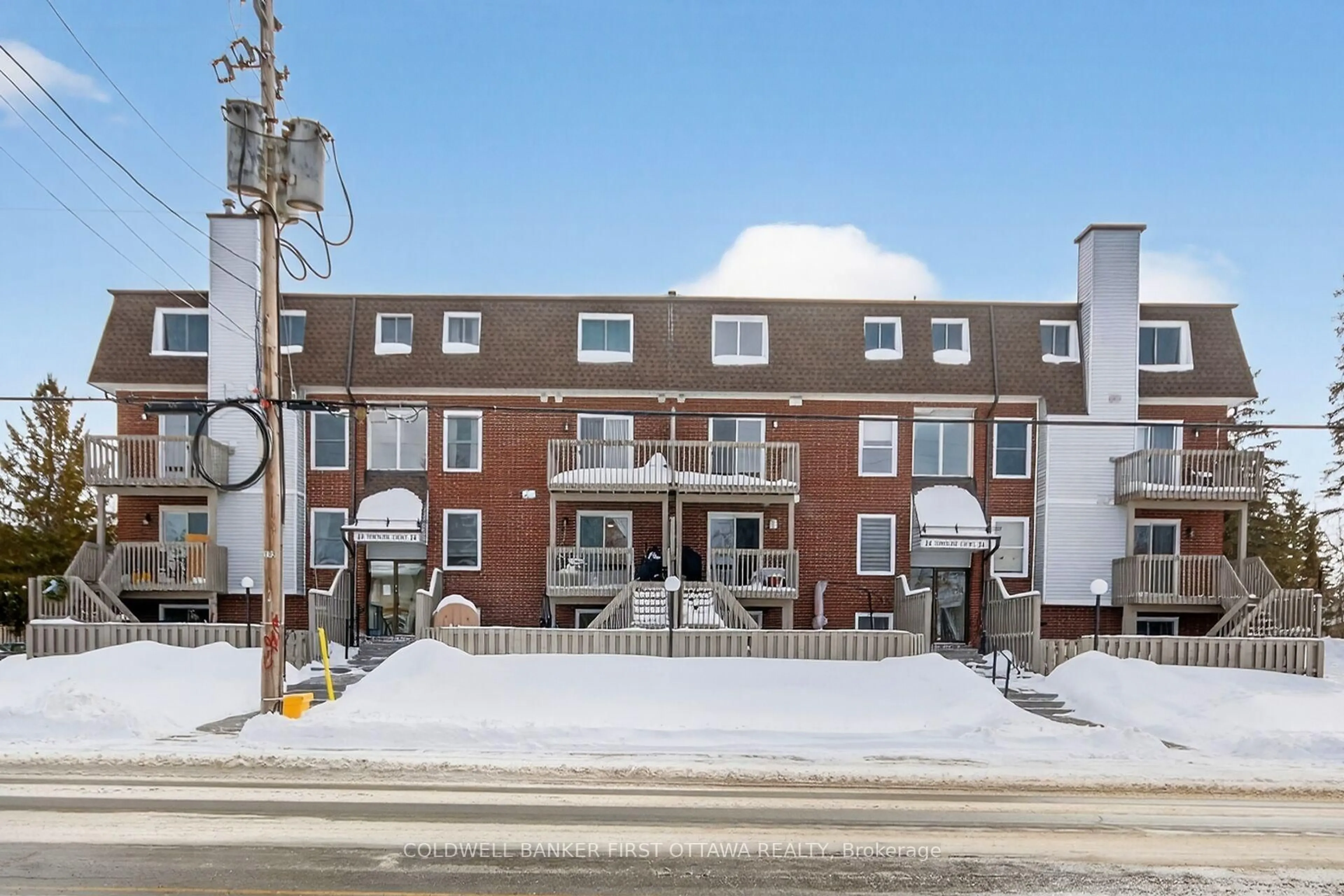 Patio, street for 24 Town Line #208, Carleton Place Ontario K7C 4B6