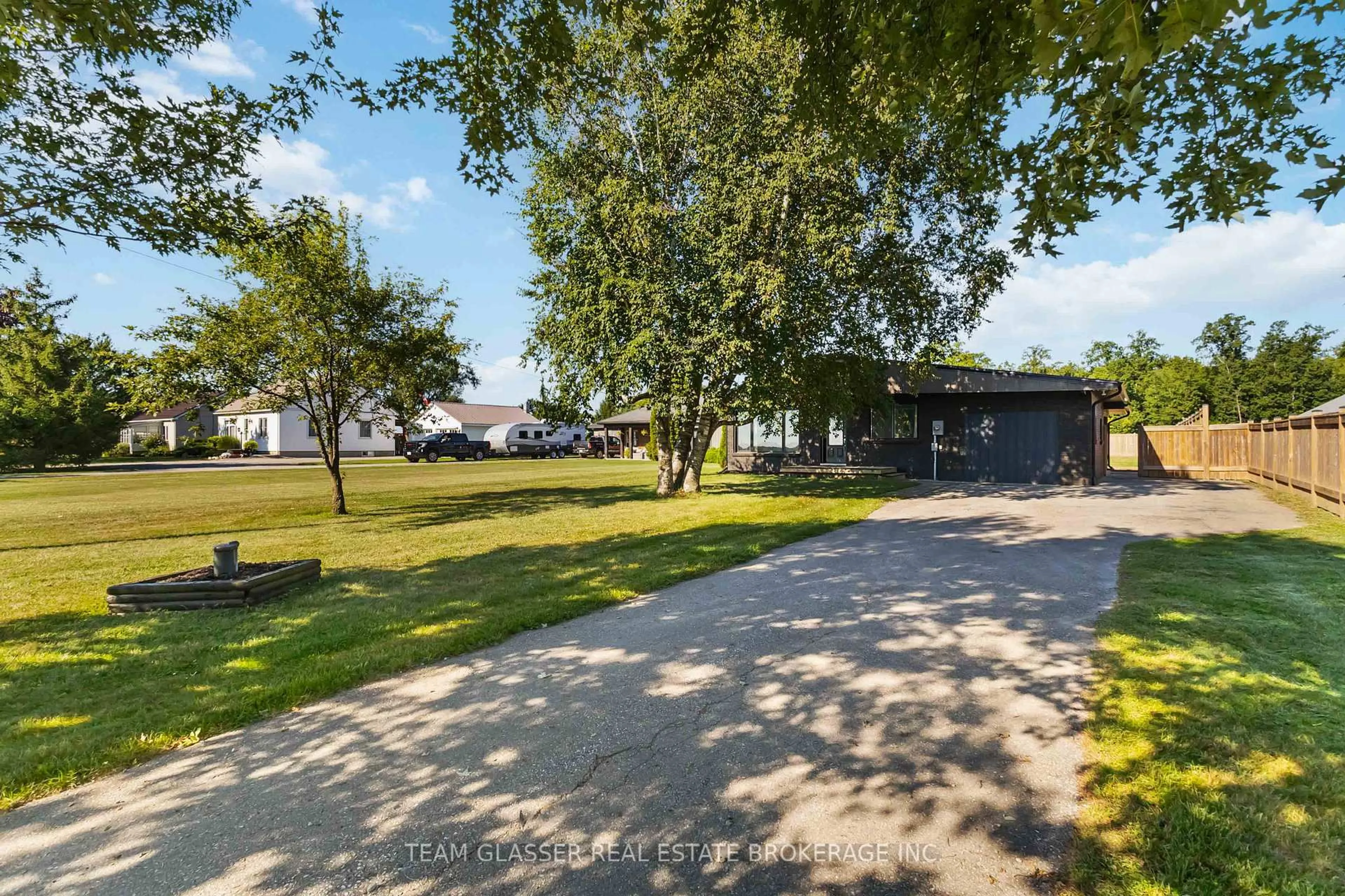 A pic from outside/outdoor area/front of a property/back of a property/a pic from drone, unknown for 11241 IMPERIAL Rd, Malahide Ontario N5H 2R3