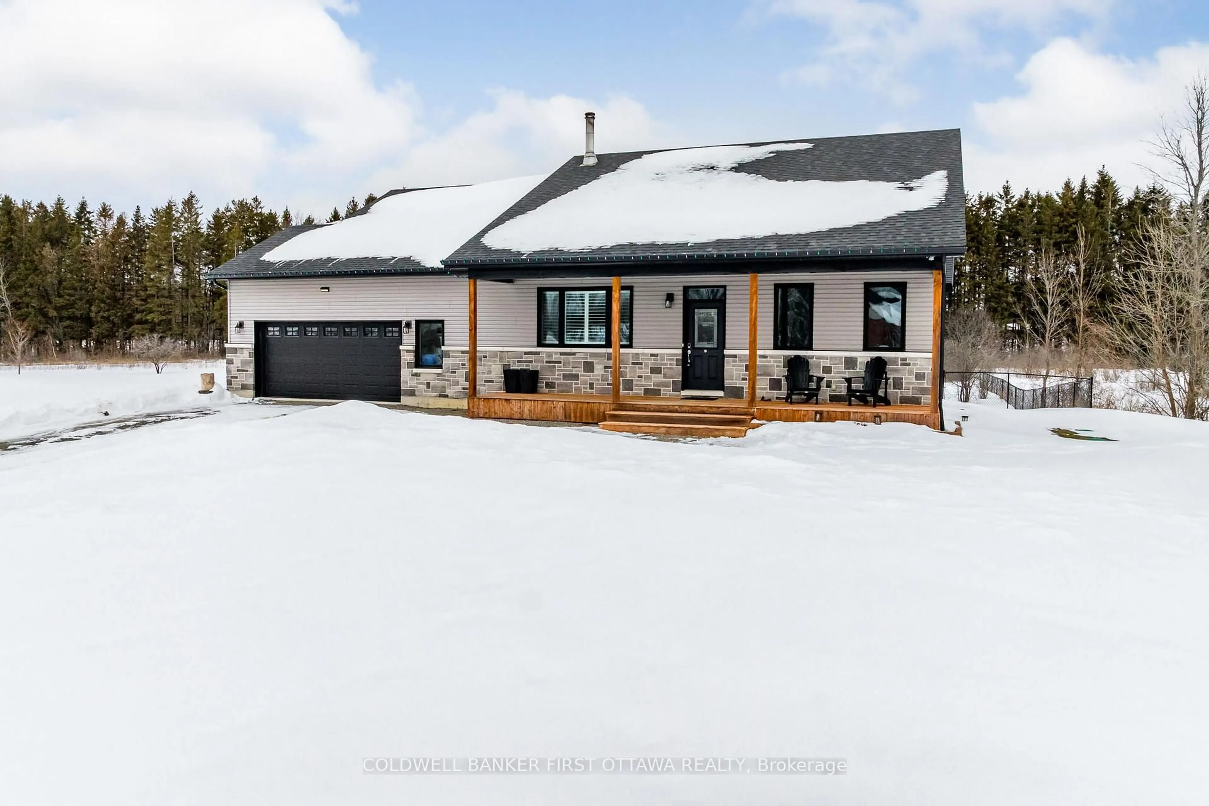 Home with vinyl exterior material, street for 120 Stirling Cres, North Grenville Ontario K0G 1J0