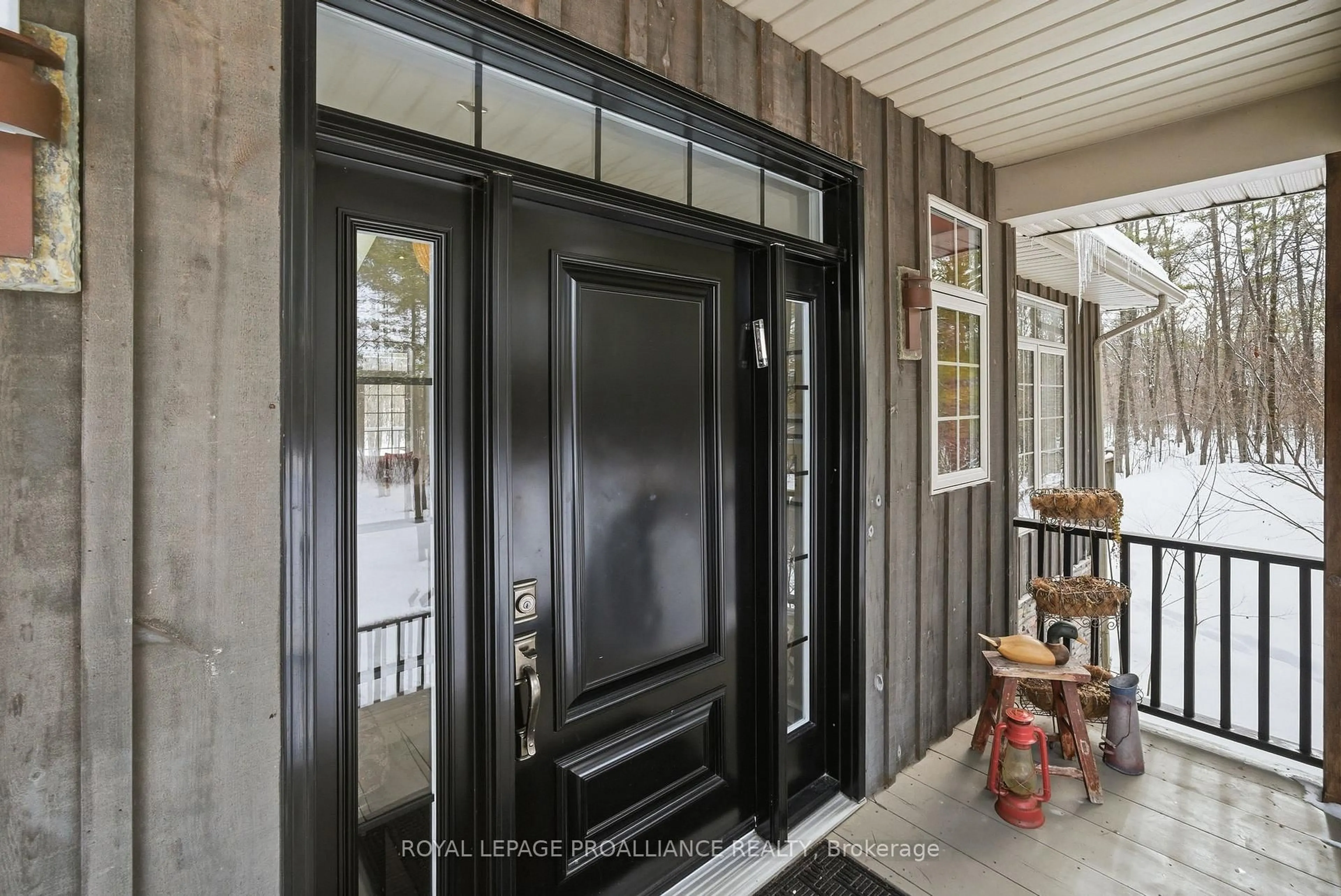 Indoor entryway for 602 Elmbrook Rd, Prince Edward County Ontario K0K 2T0