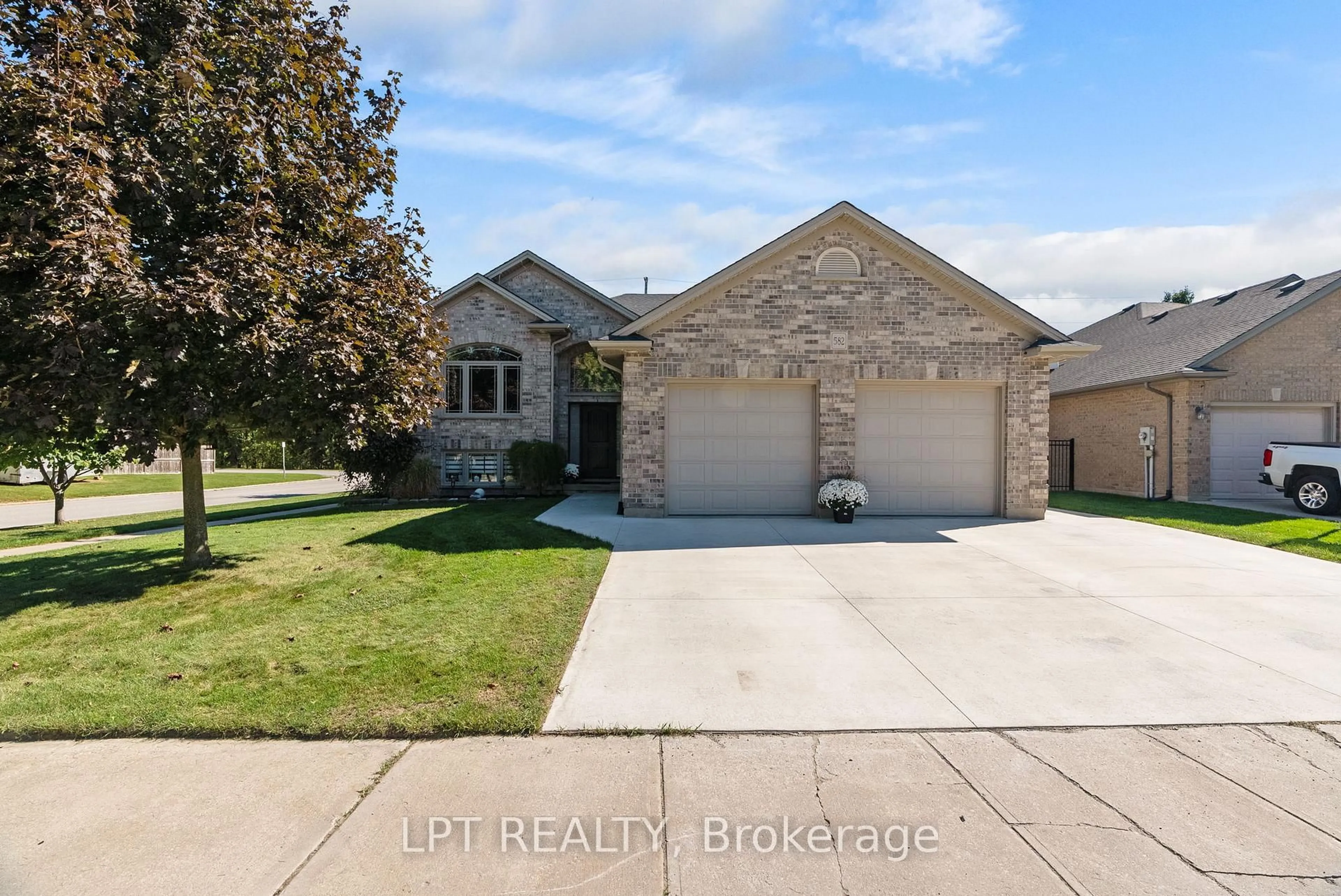 Home with brick exterior material, street for 582 Harris Circ, Strathroy-Caradoc Ontario N7G 4H2