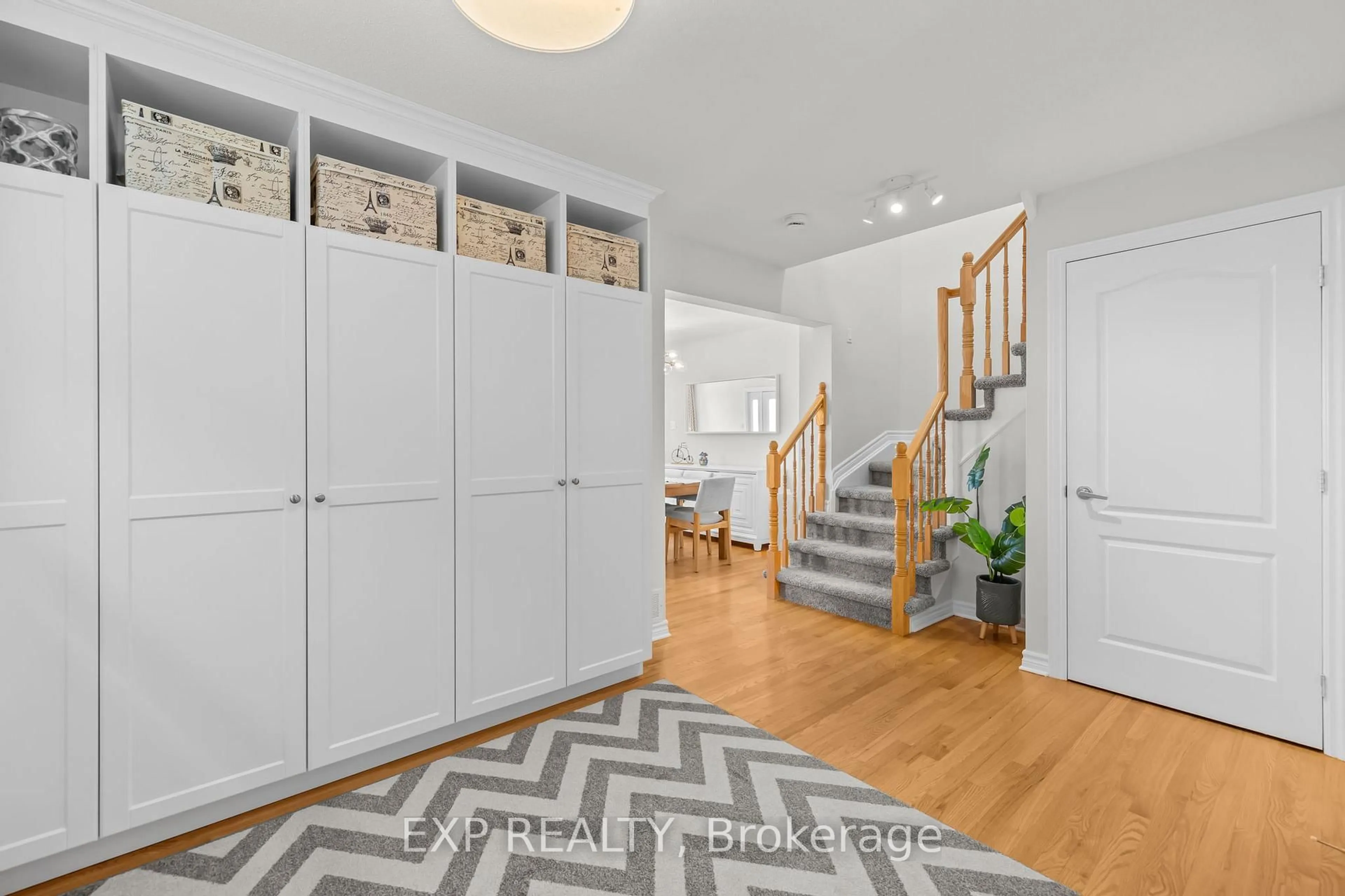 Indoor entryway for 243 Deerfox Dr, Ottawa Ontario K2J 5H5