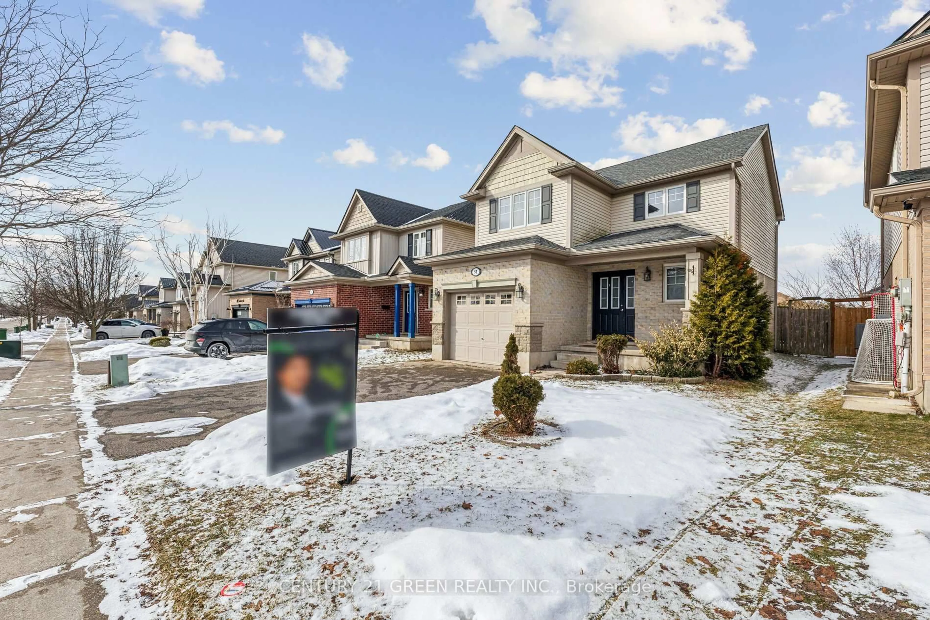 A pic from outside/outdoor area/front of a property/back of a property/a pic from drone, street for 81 Penhale Ave, St. Thomas Ontario N5R 6M3