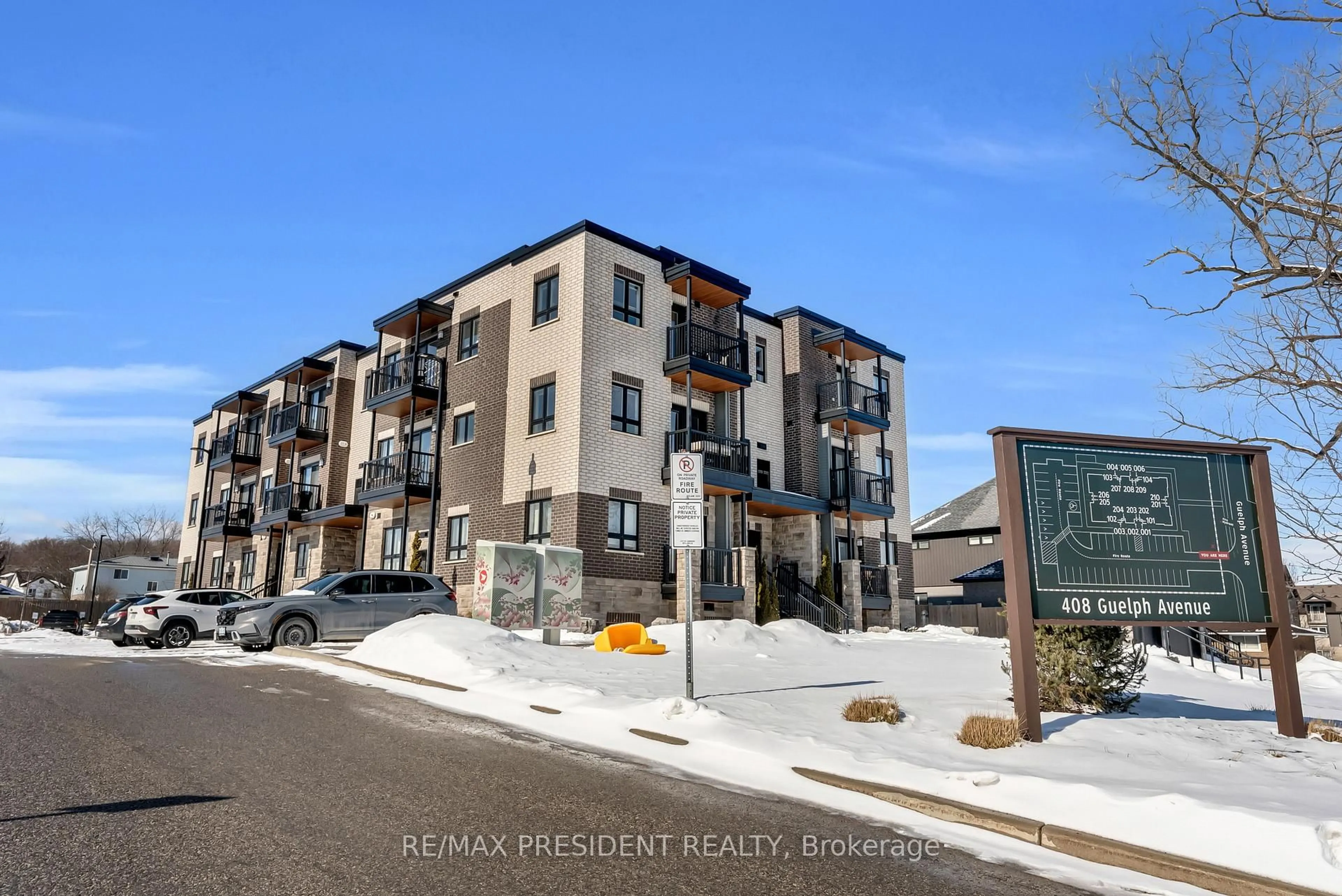 A pic from outside/outdoor area/front of a property/back of a property/a pic from drone, unknown for 408 Guelph Ave #3, Cambridge Ontario N3C 0H3