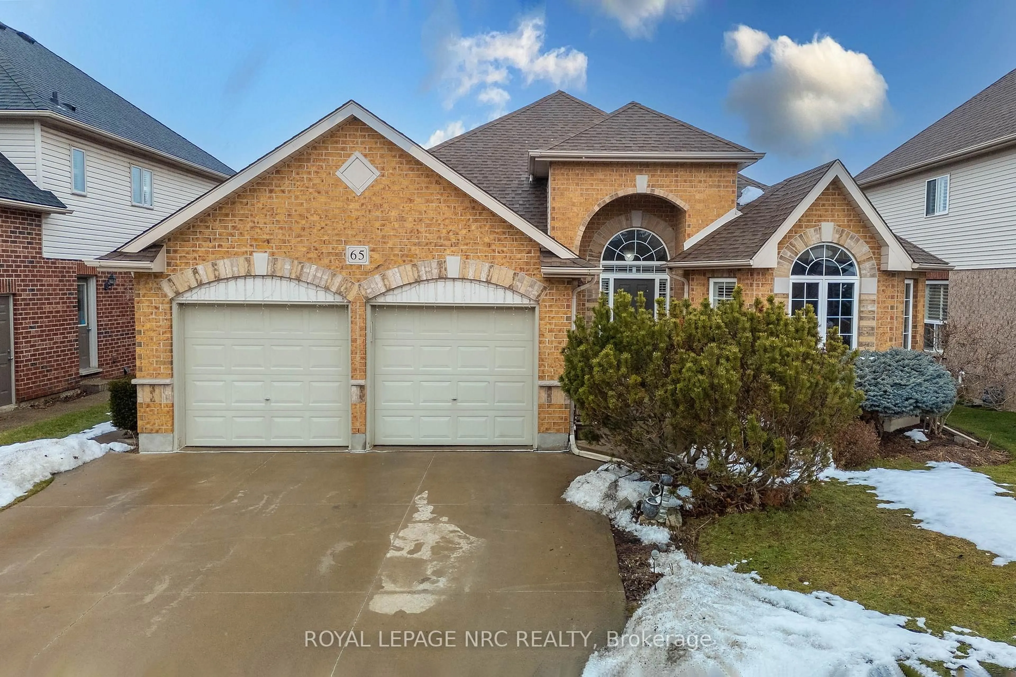 Home with brick exterior material, street for 65 MCCAFFERY Cres, St. Catharines Ontario L2S 3Y6