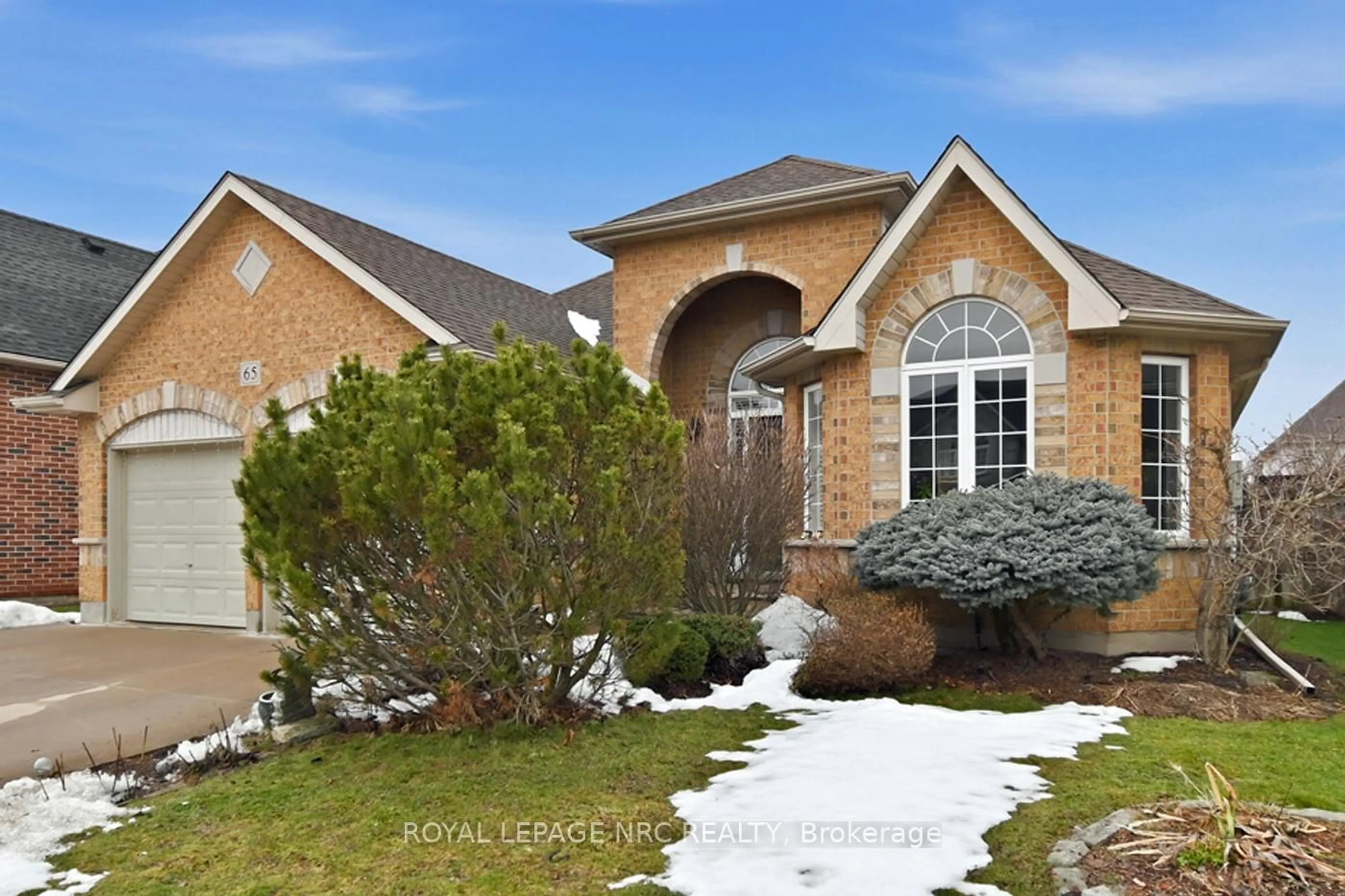 Home with brick exterior material, street for 65 MCCAFFERY Cres, St. Catharines Ontario L2S 3Y6
