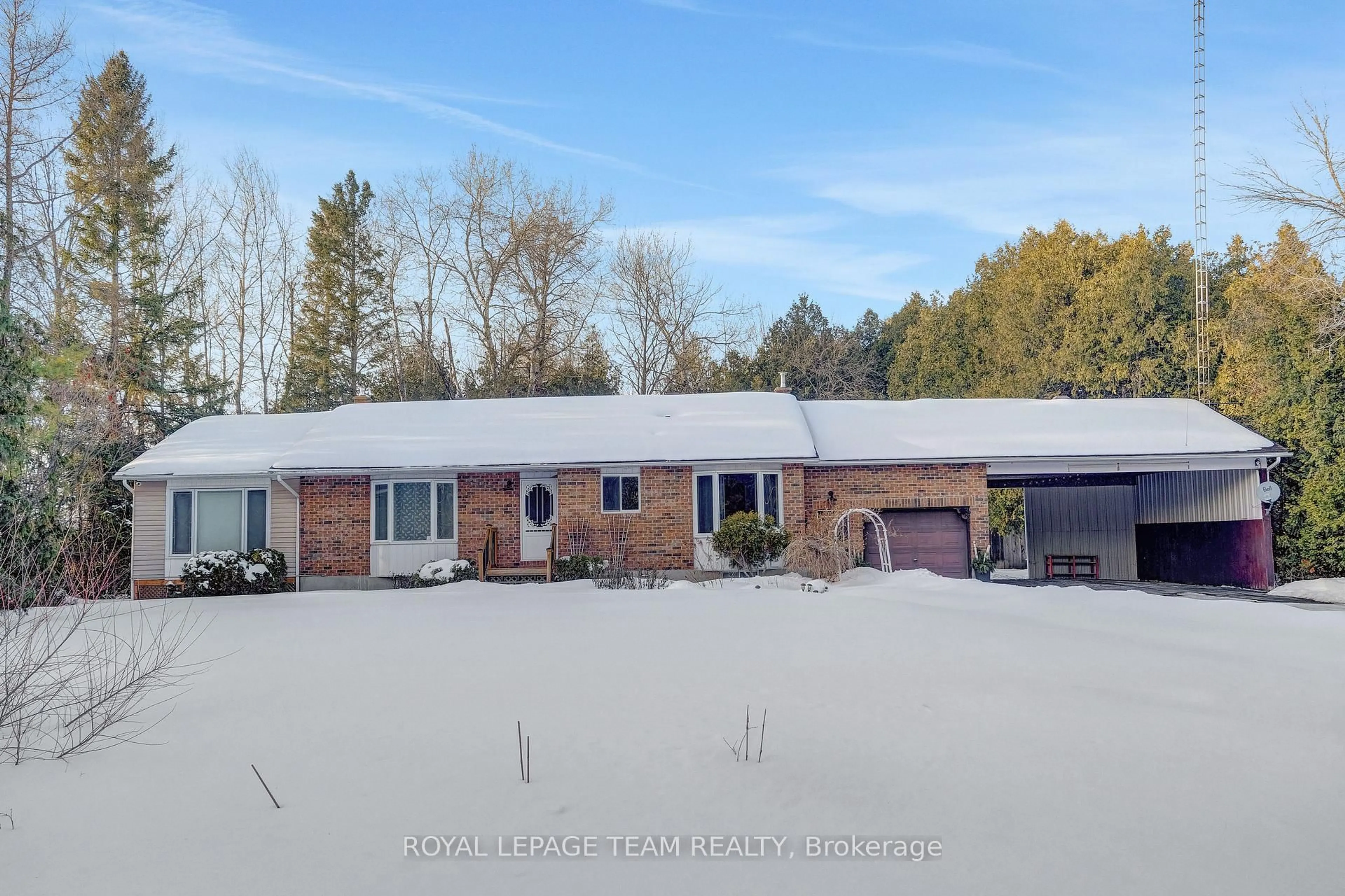 A pic from outside/outdoor area/front of a property/back of a property/a pic from drone, unknown for 13025 Mackenzie Rd, South Dundas Ontario K0C 1H0