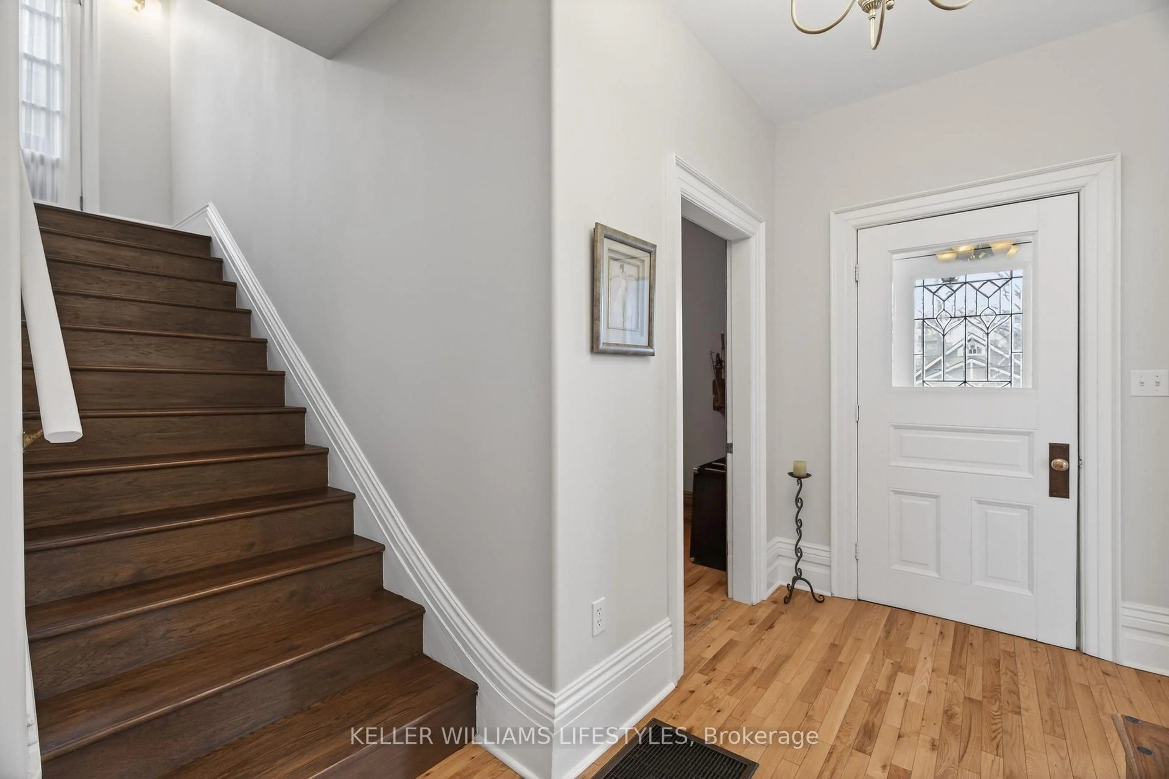 Indoor entryway for 169 Ridout St, London South Ontario N6C 3X7