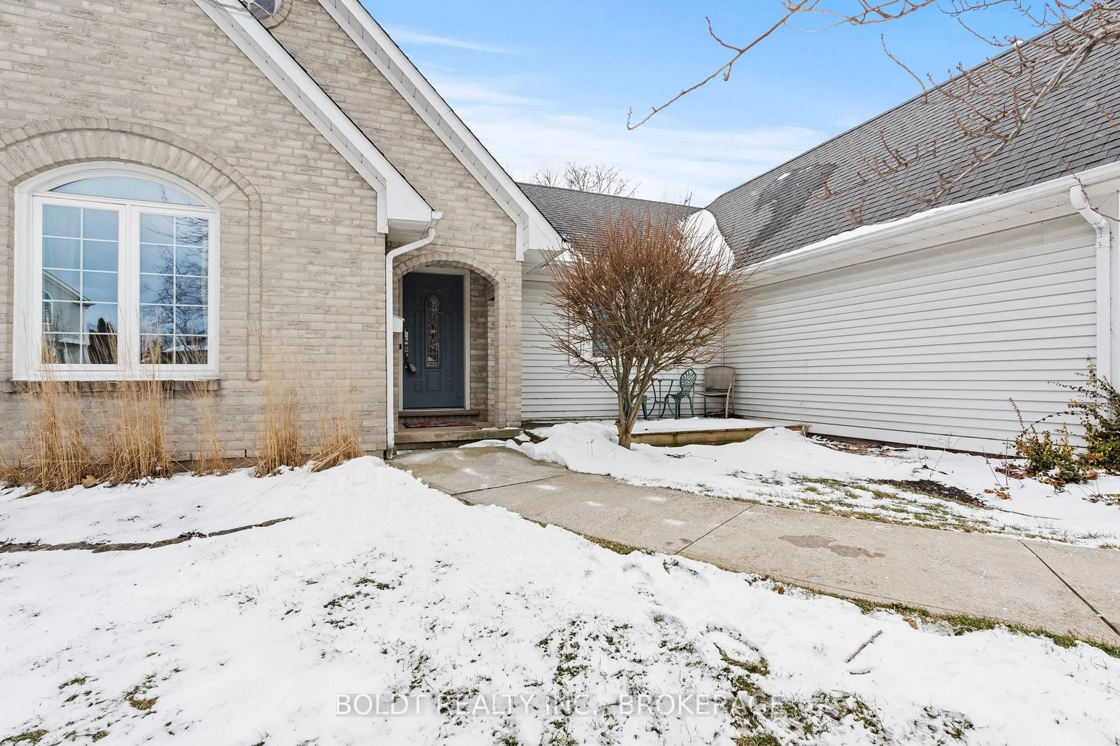 Unknown for 16 Stoney Brook Cres, St. Catharines Ontario L2S 3J3