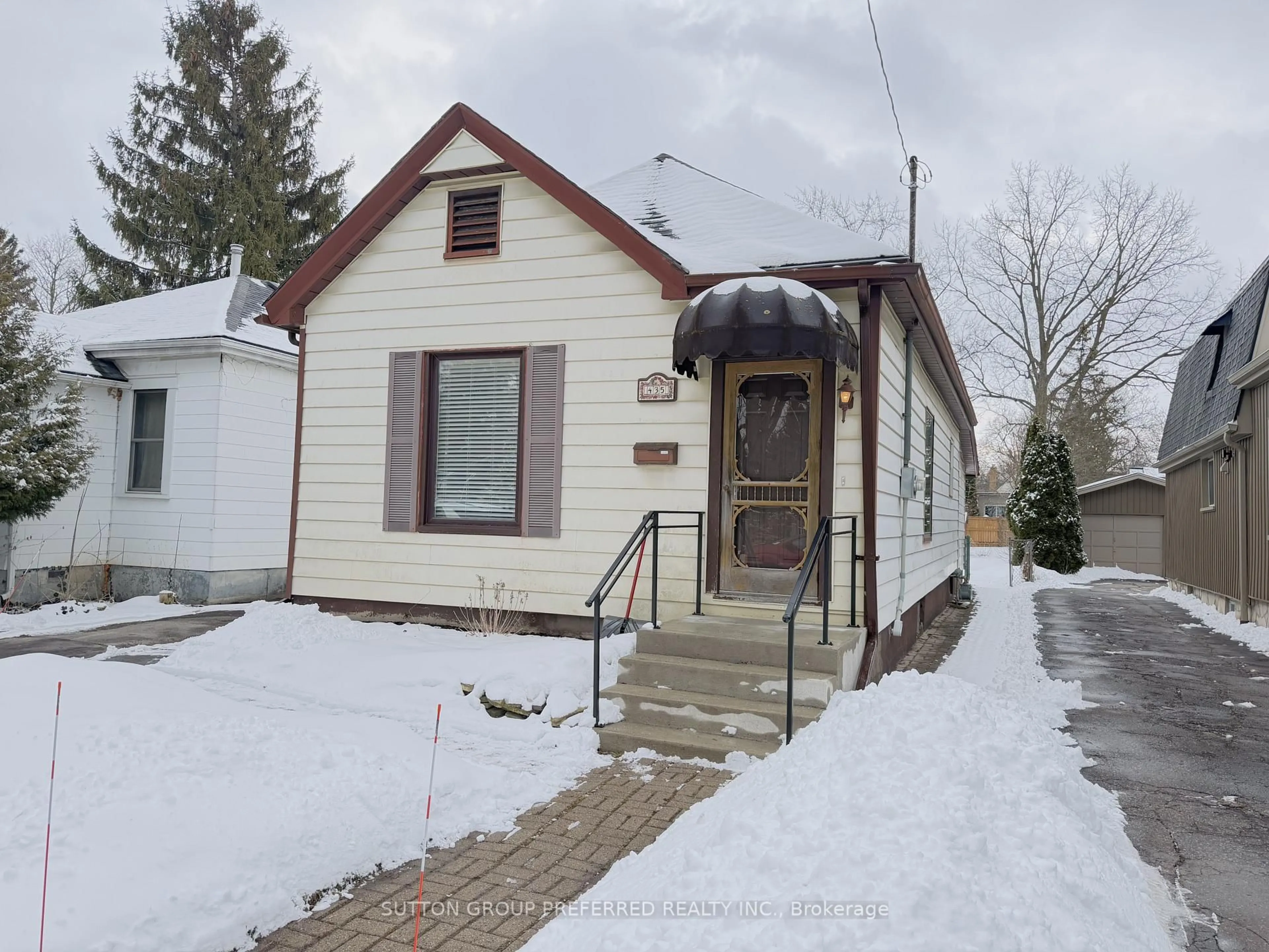 Unknown for 435 Chester St, London South Ontario N6C 2J3