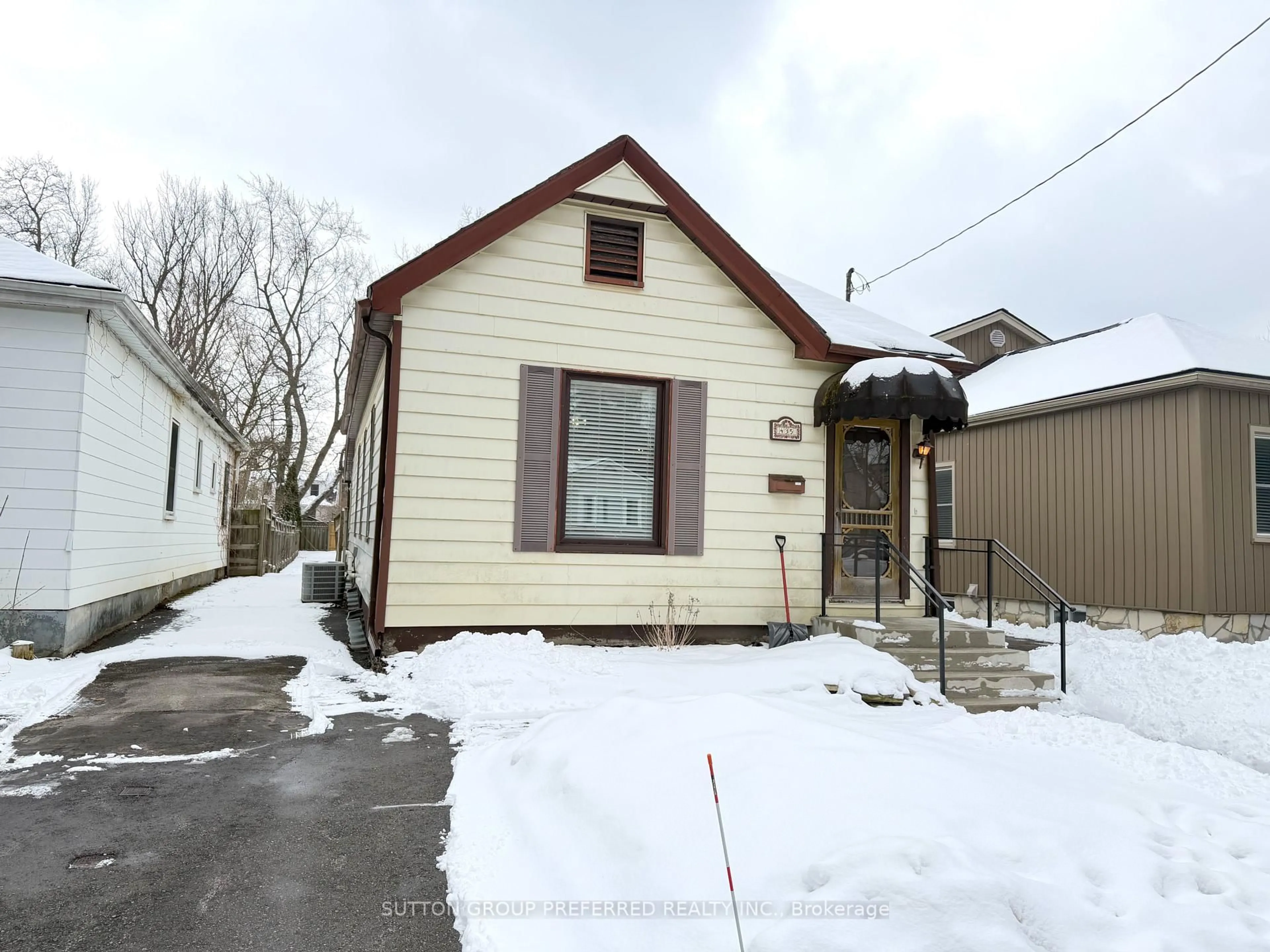 Unknown for 435 Chester St, London South Ontario N6C 2J3