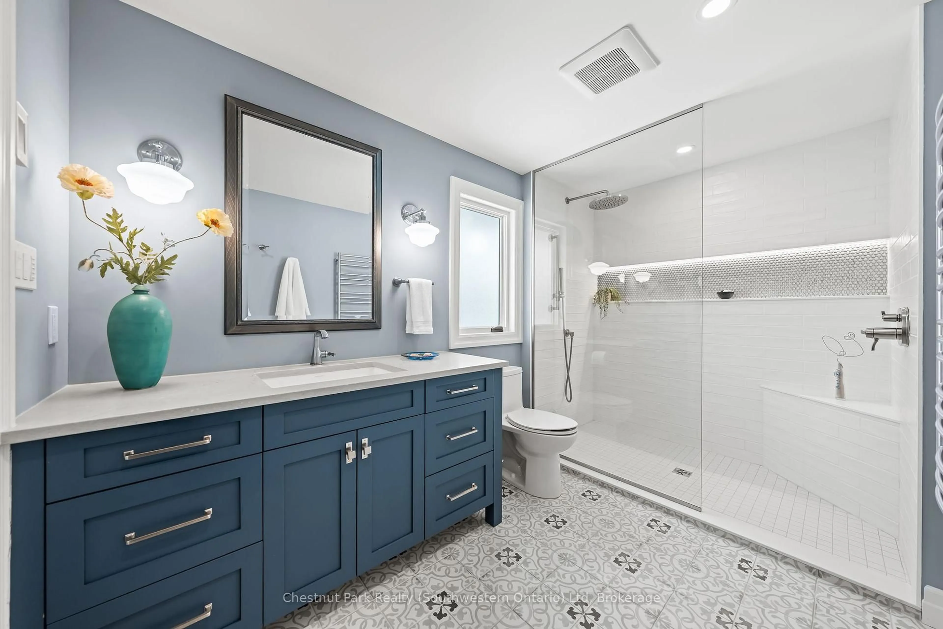 Contemporary bathroom, ceramic/tile floor for 20 Latenda Pl, Guelph Ontario N1G 3B8