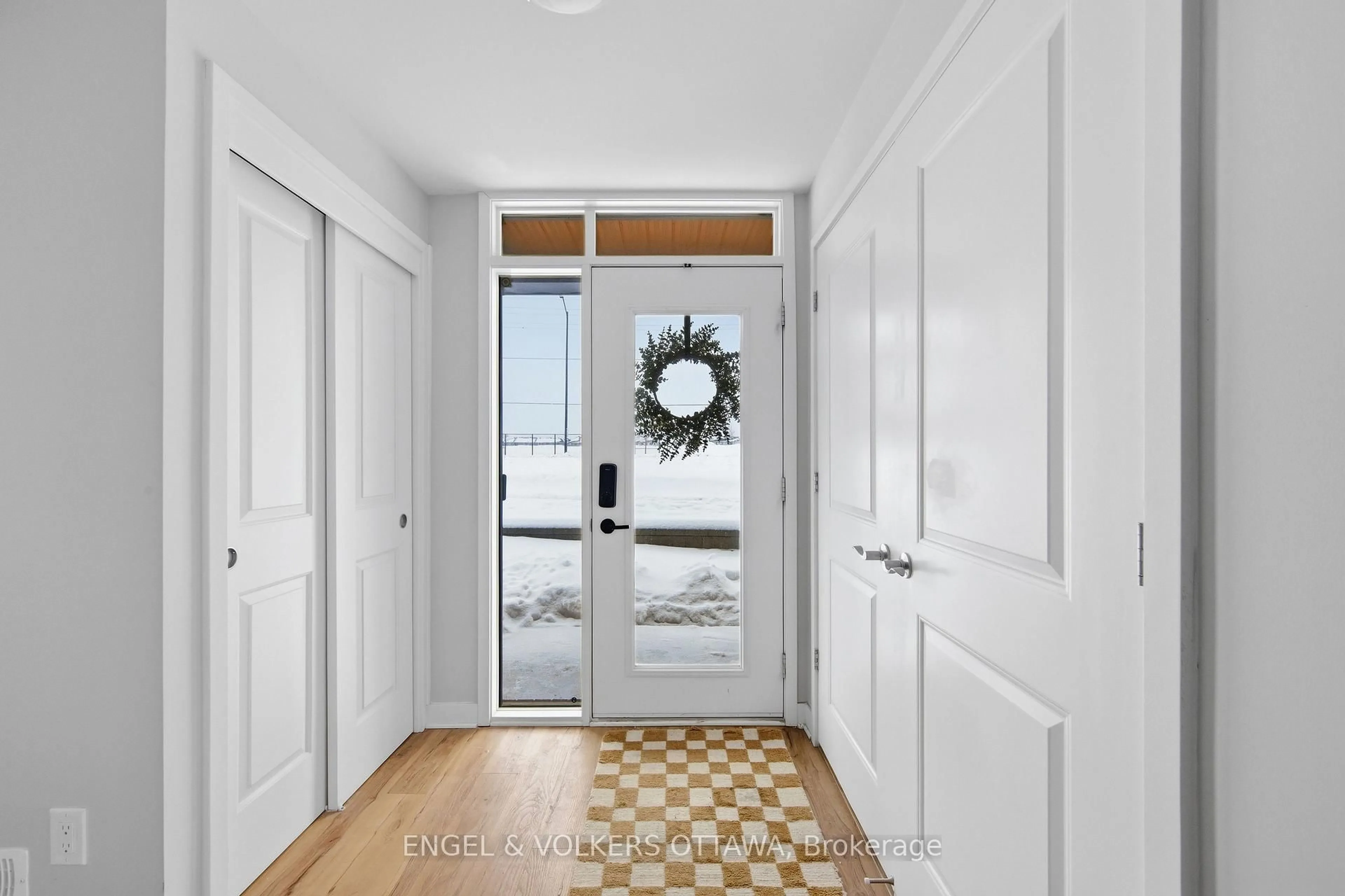 Indoor entryway for 138 Visor Private, Ottawa Ontario K2V 0S6