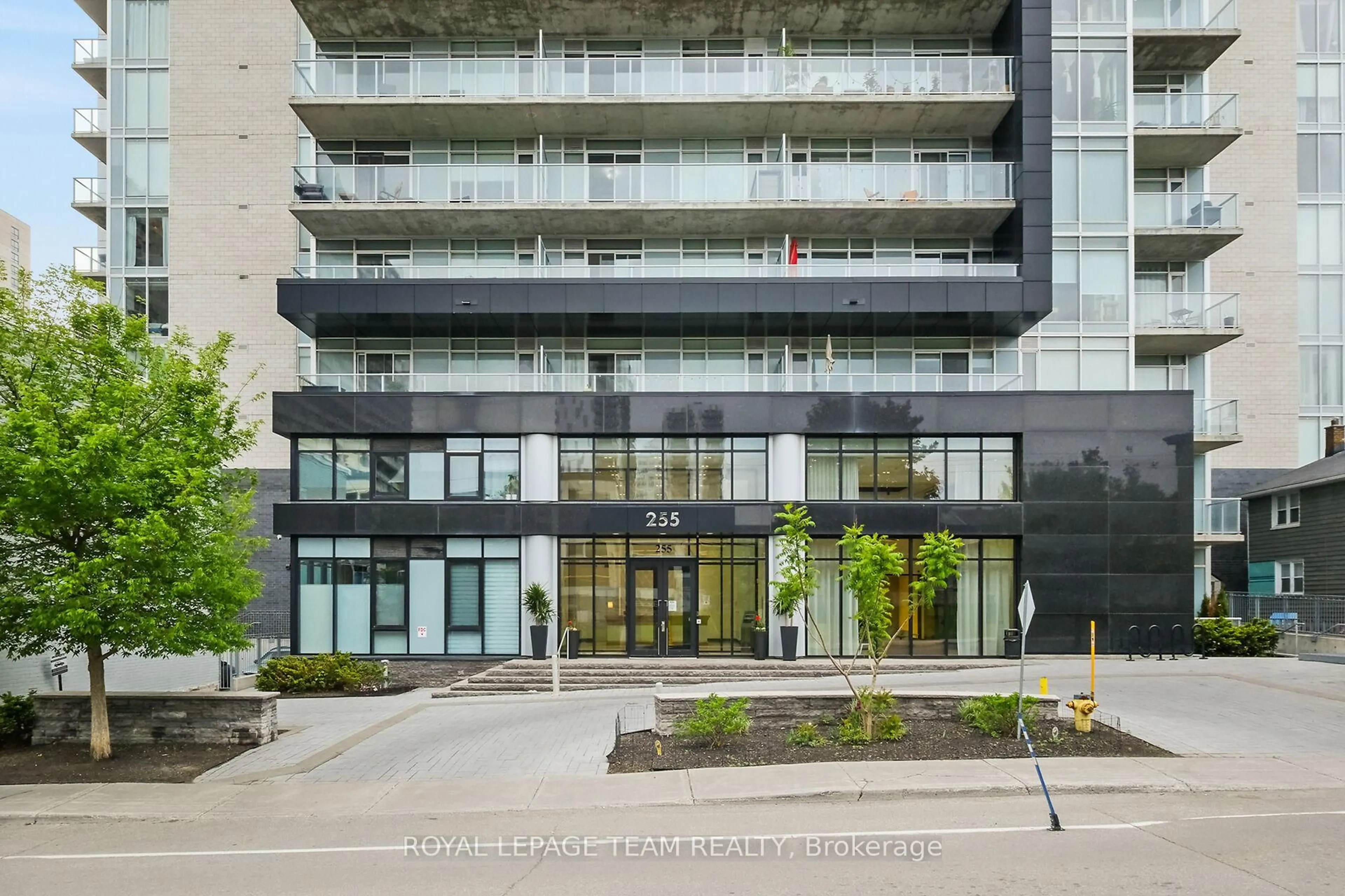 Indoor foyer for 255 Bay St #909, Ottawa Ontario K1R 0C5