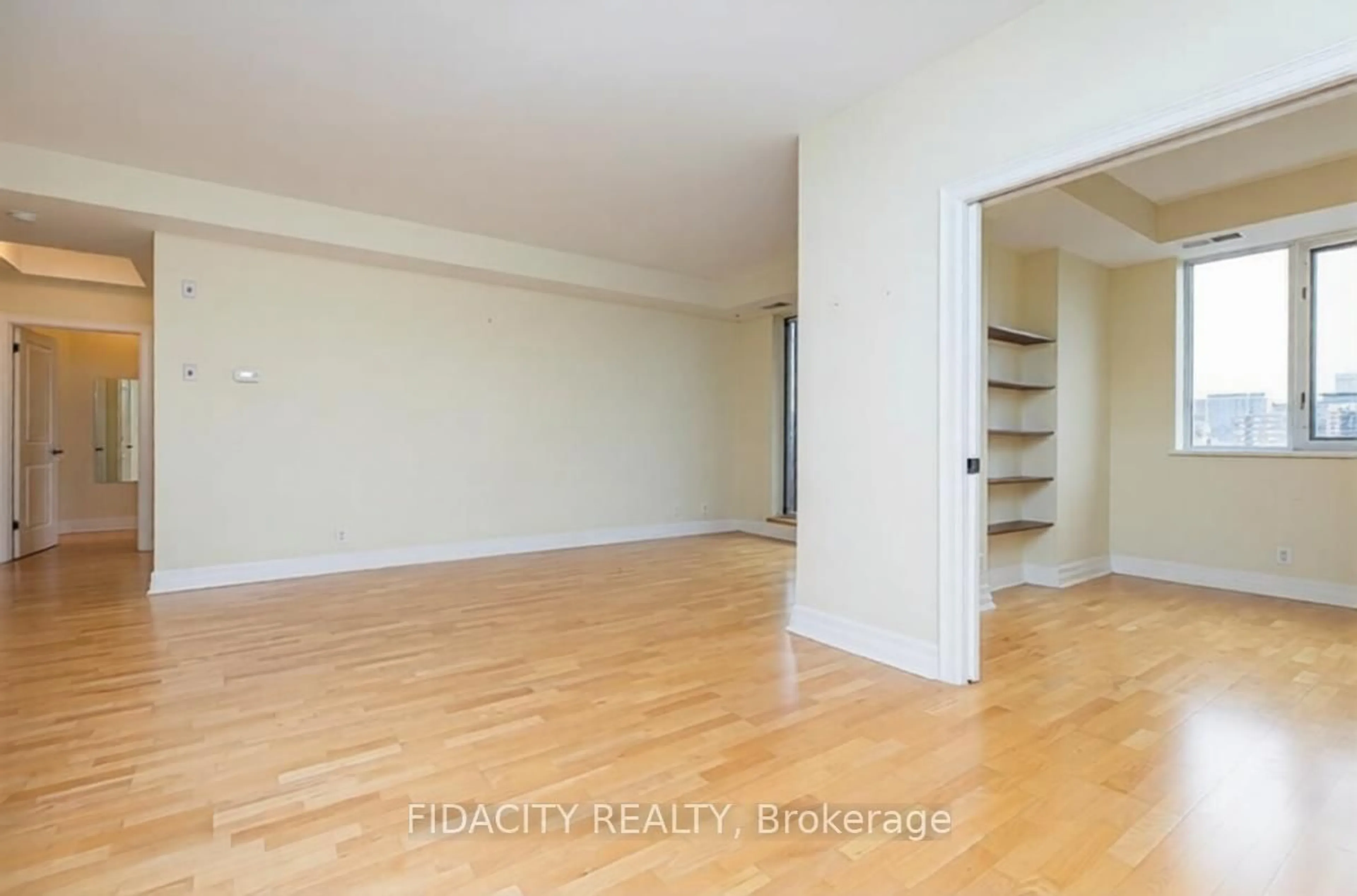 A pic of a room for 320 Mcleod St #608, Ottawa Ontario K2P 1A3