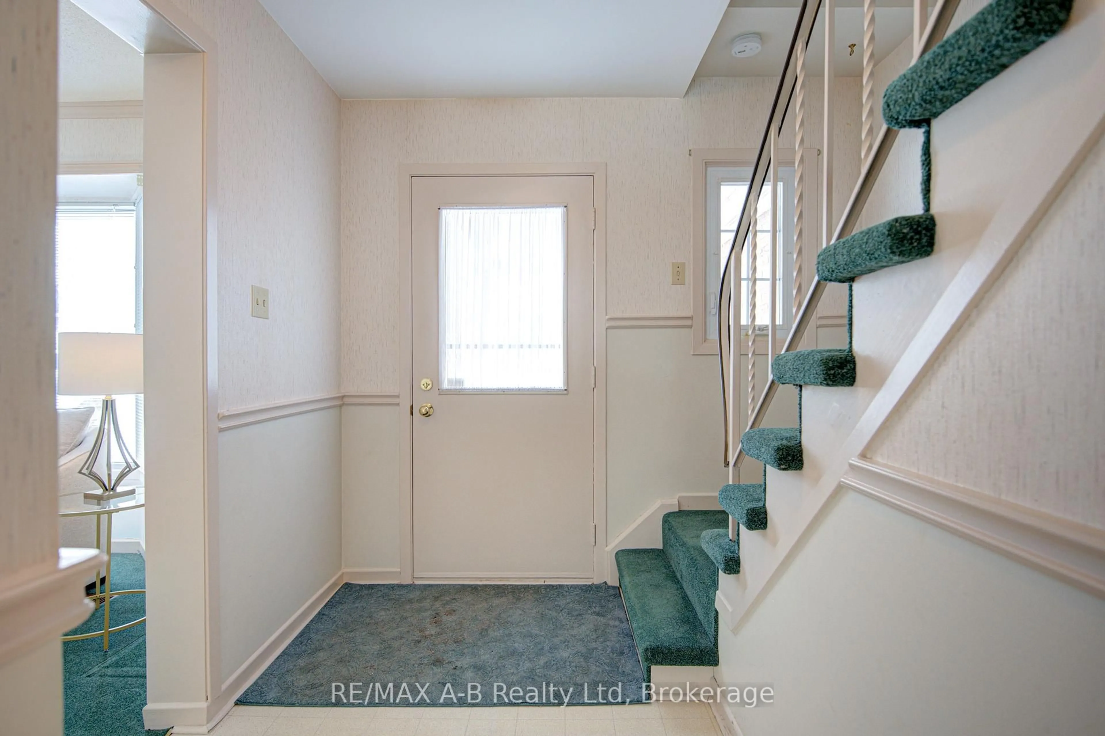 Indoor entryway for 43 Sargint St, Stratford Ontario N5A 7E2