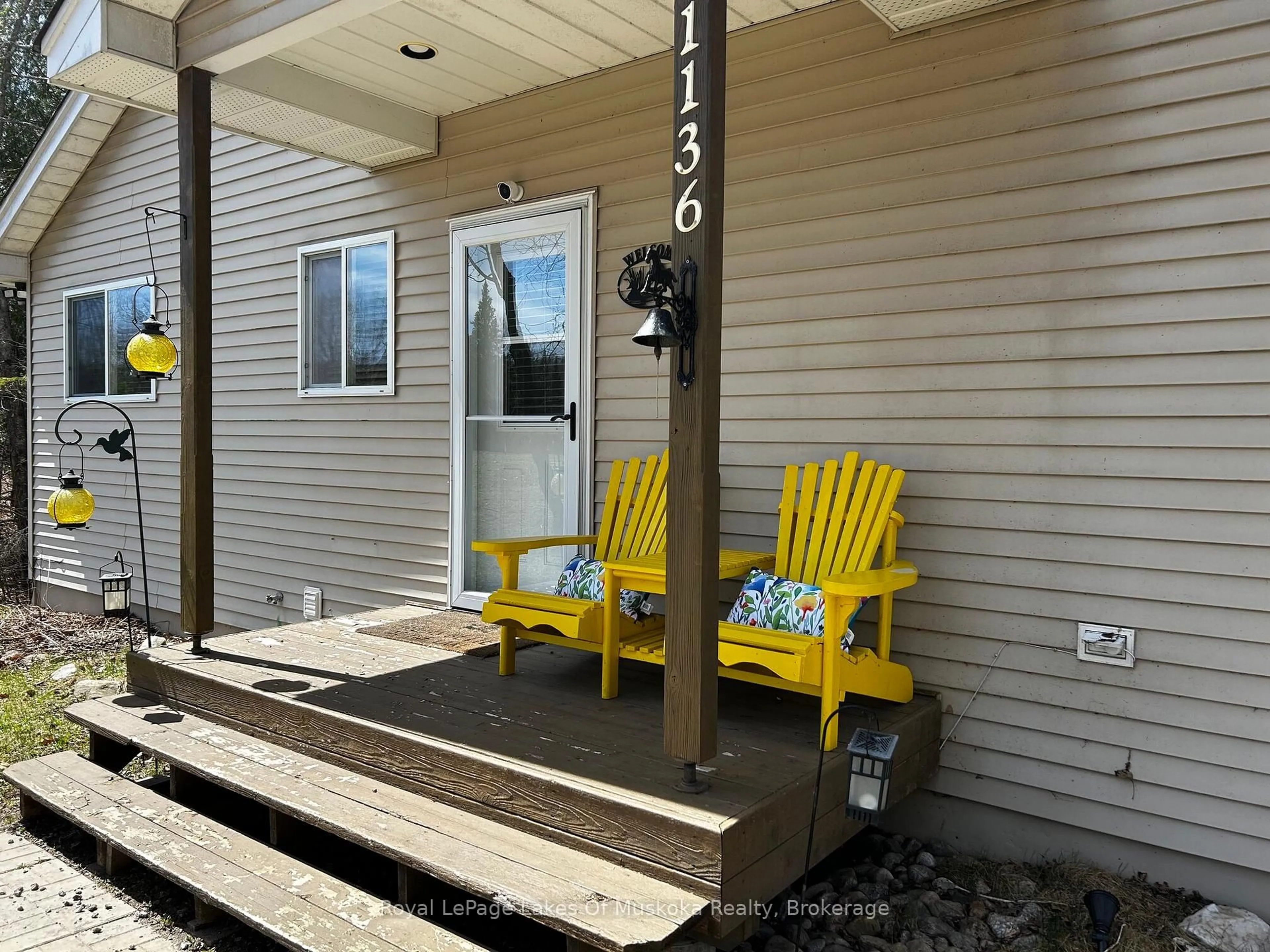 Patio, street for 1136 LAKESIDE Tr, Magnetawan Ontario P0A 1P0