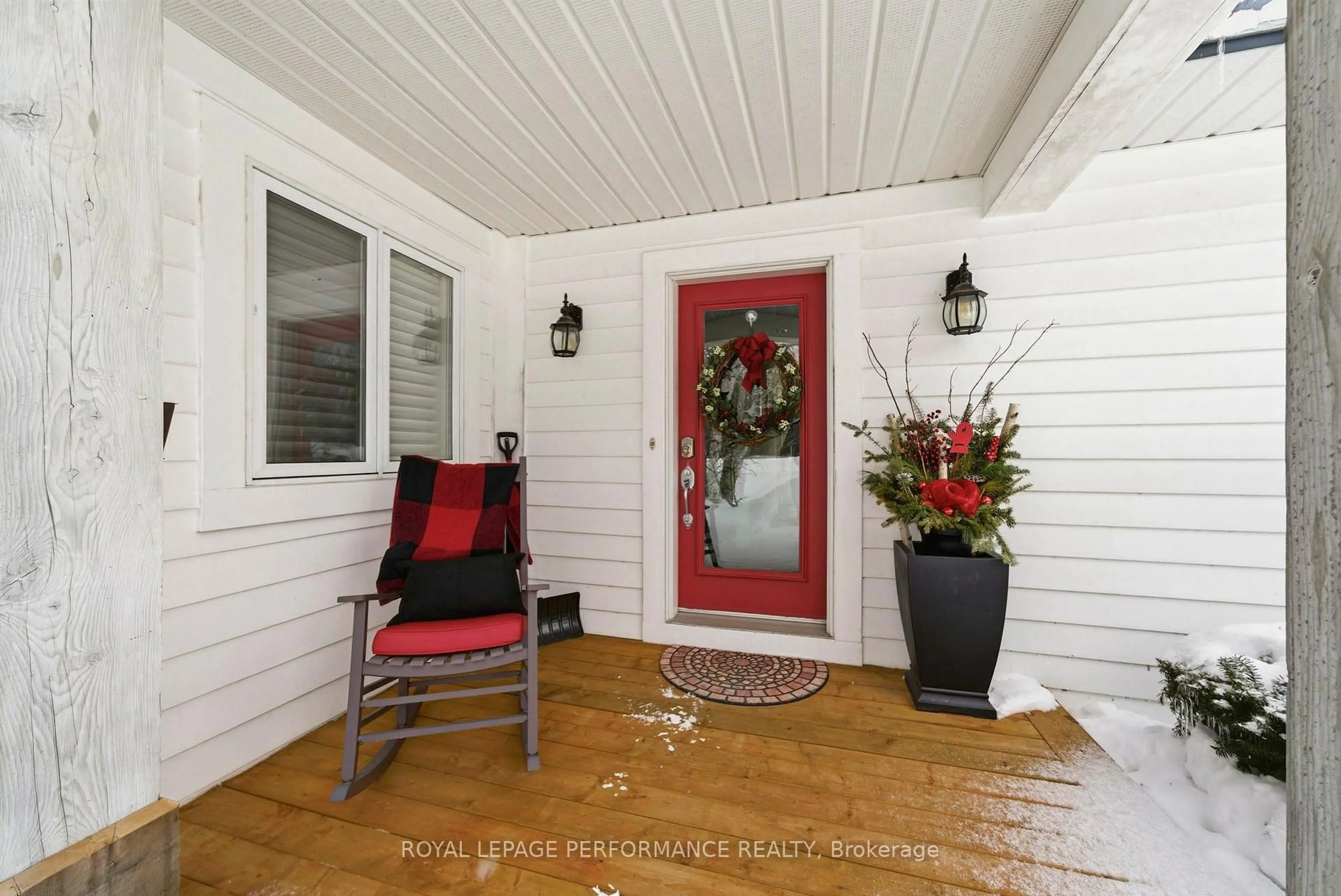 Indoor entryway for 18537 Stonehouse Point Rd, South Glengarry Ontario K6H 5R5