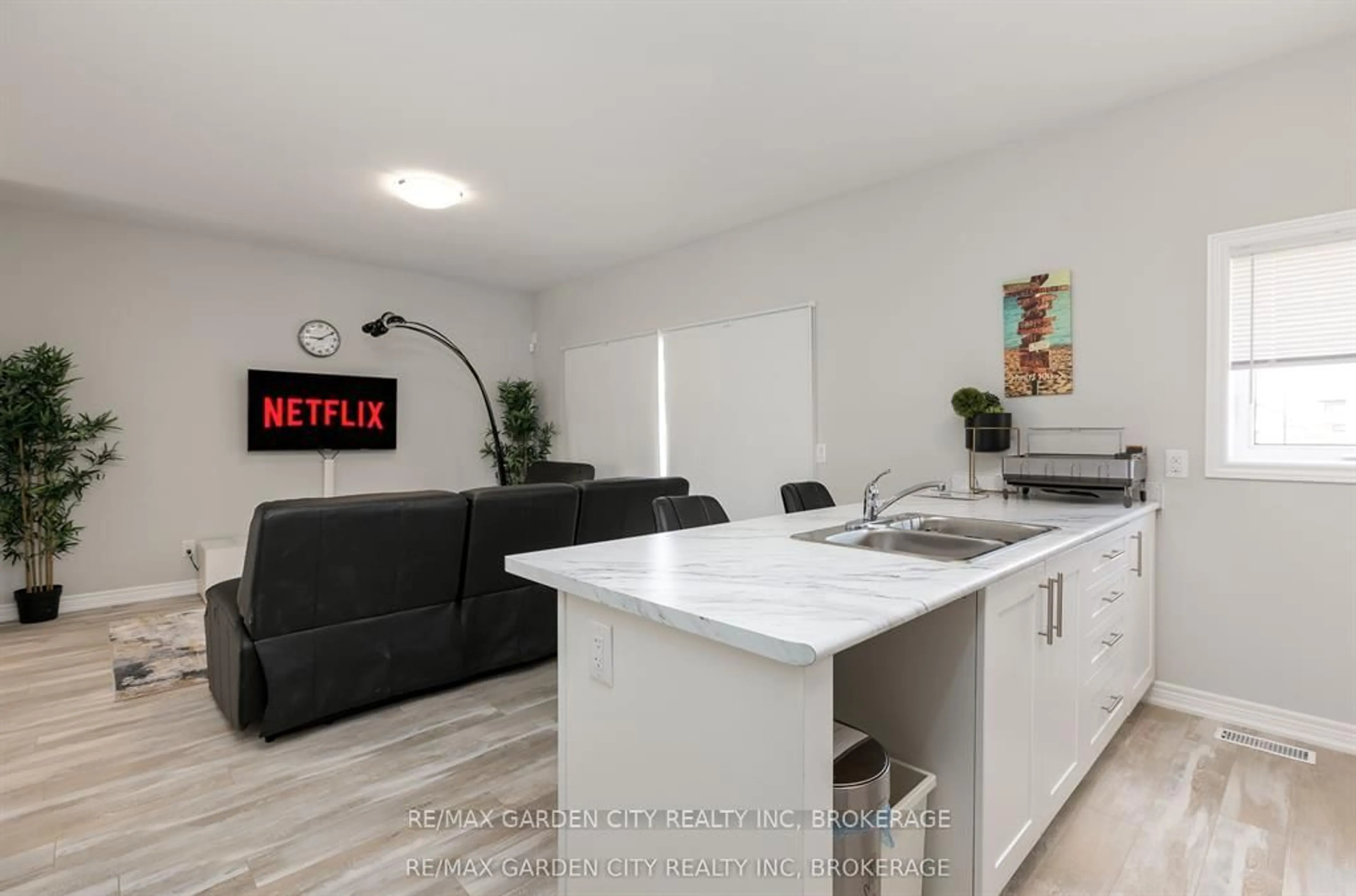 Unknown for 33 Bounty Ave, Thorold Ontario L2V 0H3