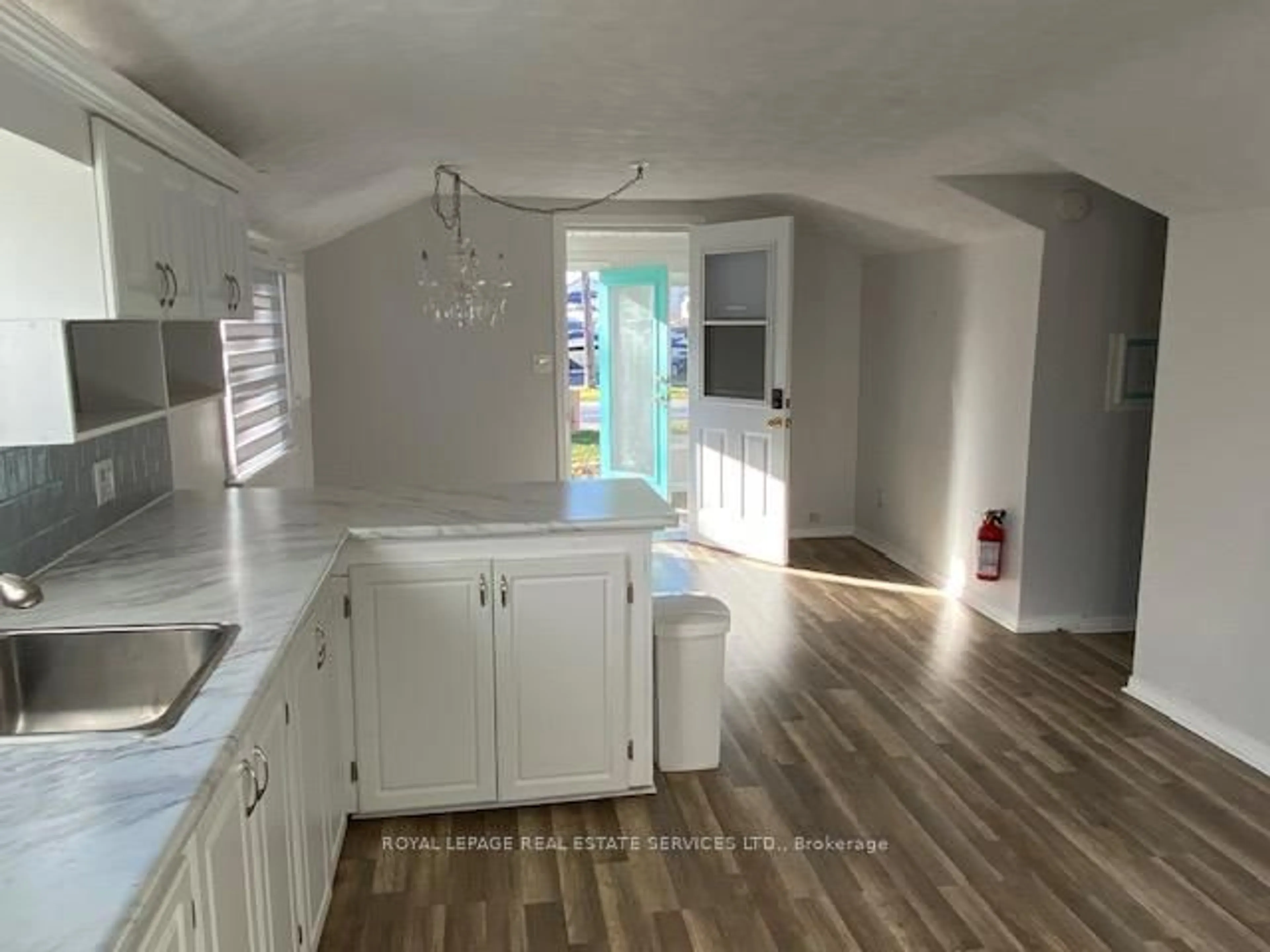 Open concept kitchen, unknown for 256 Ridge Rd, Fort Erie Ontario L0S 1B0