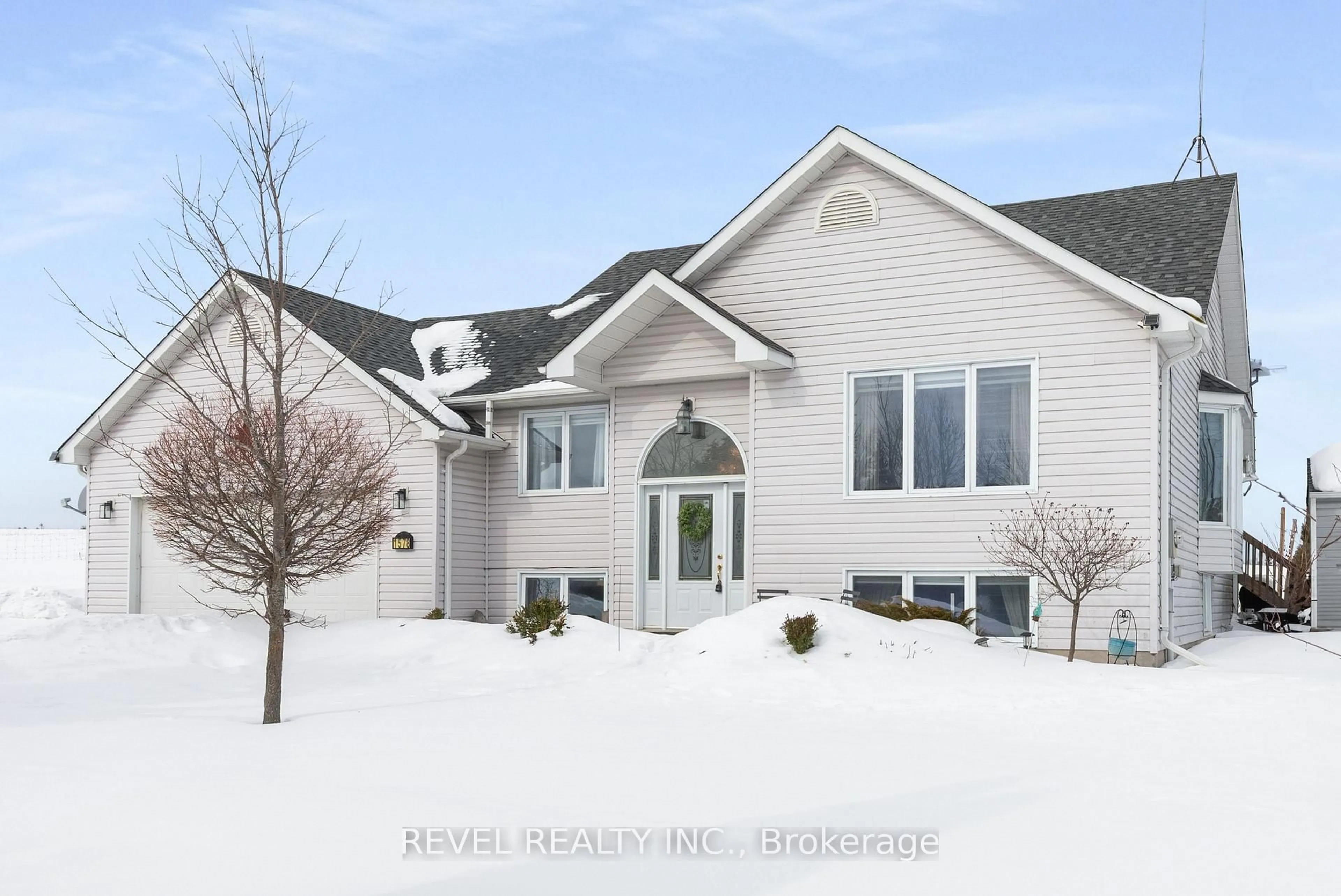 Home with vinyl exterior material, street for 1578 Sturgeon Rd, Kawartha Lakes Ontario K0M 1L0