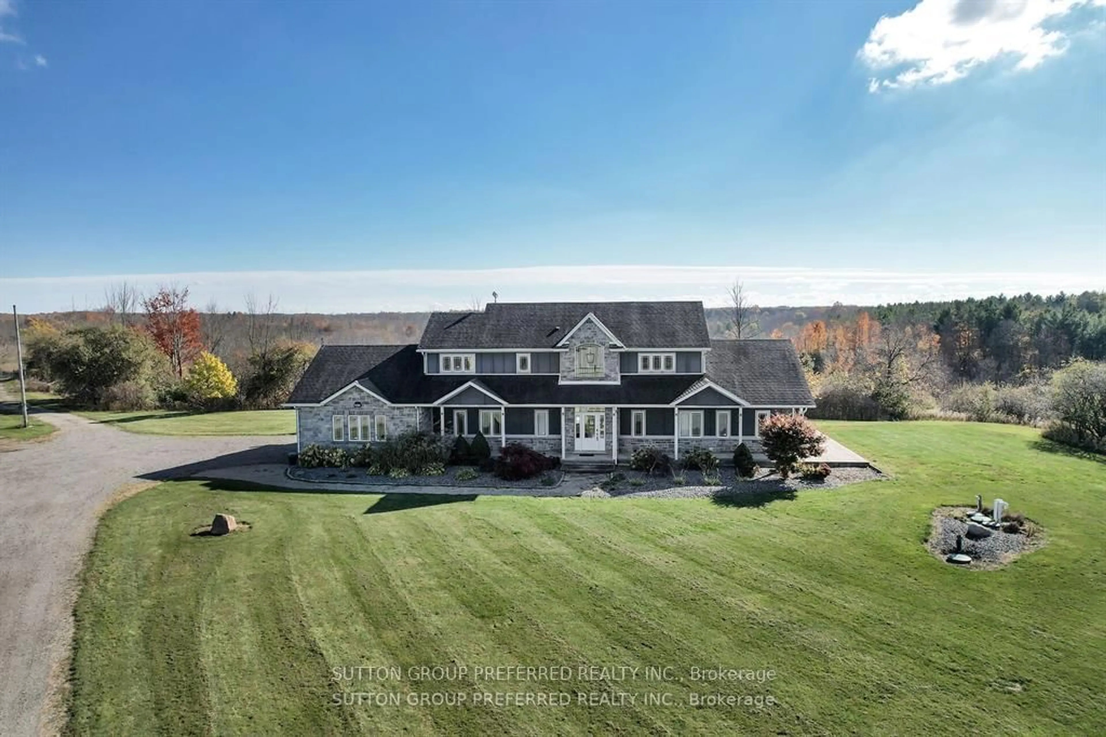 A pic from outside/outdoor area/front of a property/back of a property/a pic from drone, mountain view for 32439 WALNUT Line, Dutton/Dunwich Ontario N0L 1J0
