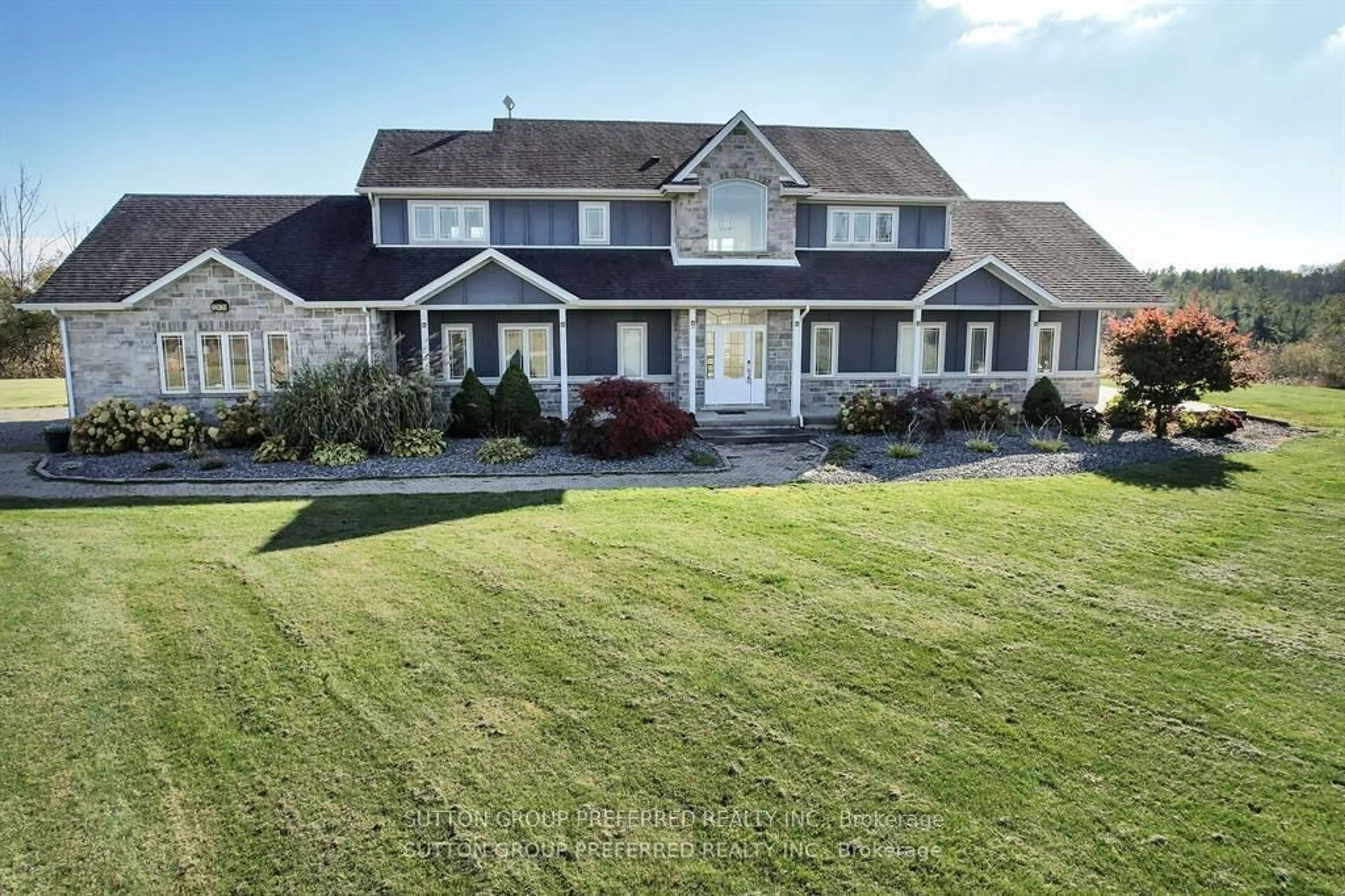 A pic from outside/outdoor area/front of a property/back of a property/a pic from drone, unknown for 32439 WALNUT Line, Dutton/Dunwich Ontario N0L 1J0