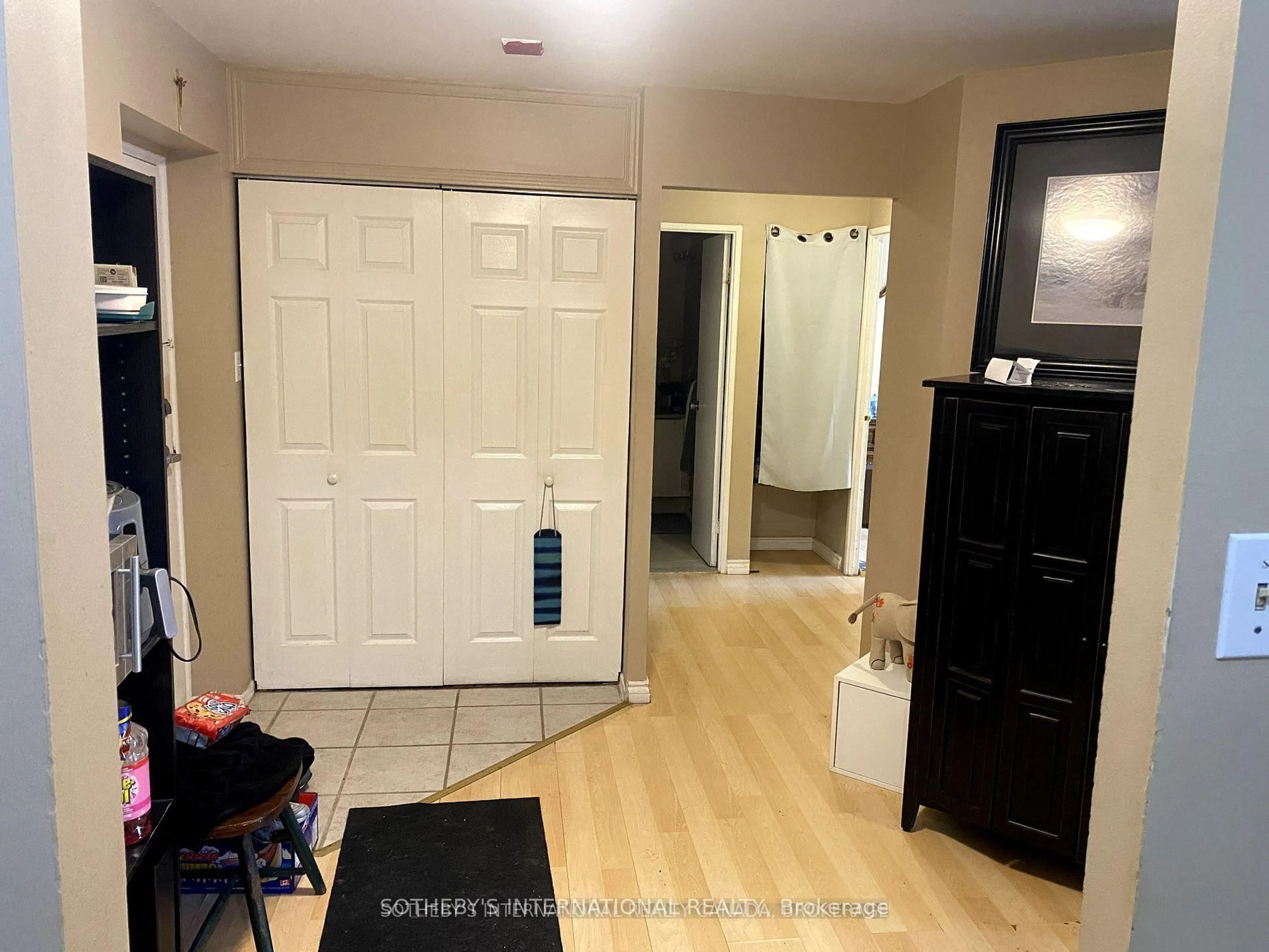 Indoor entryway for 810 Kyle Crt Crt #306, Brockville Ontario K6V 6H6