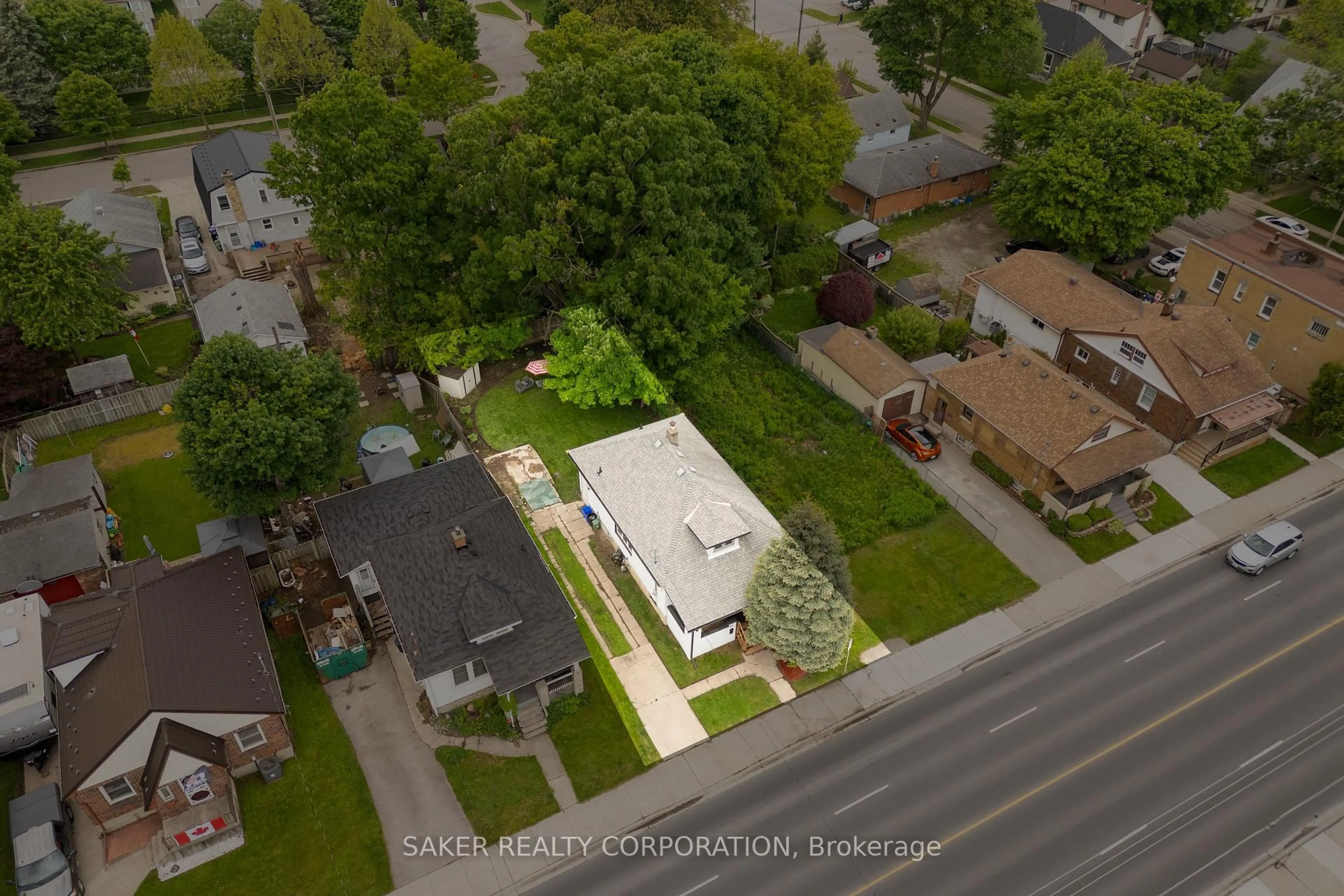 A pic from outside/outdoor area/front of a property/back of a property/a pic from drone, street for 95 Adelaide St, London South Ontario N5Z 3K6