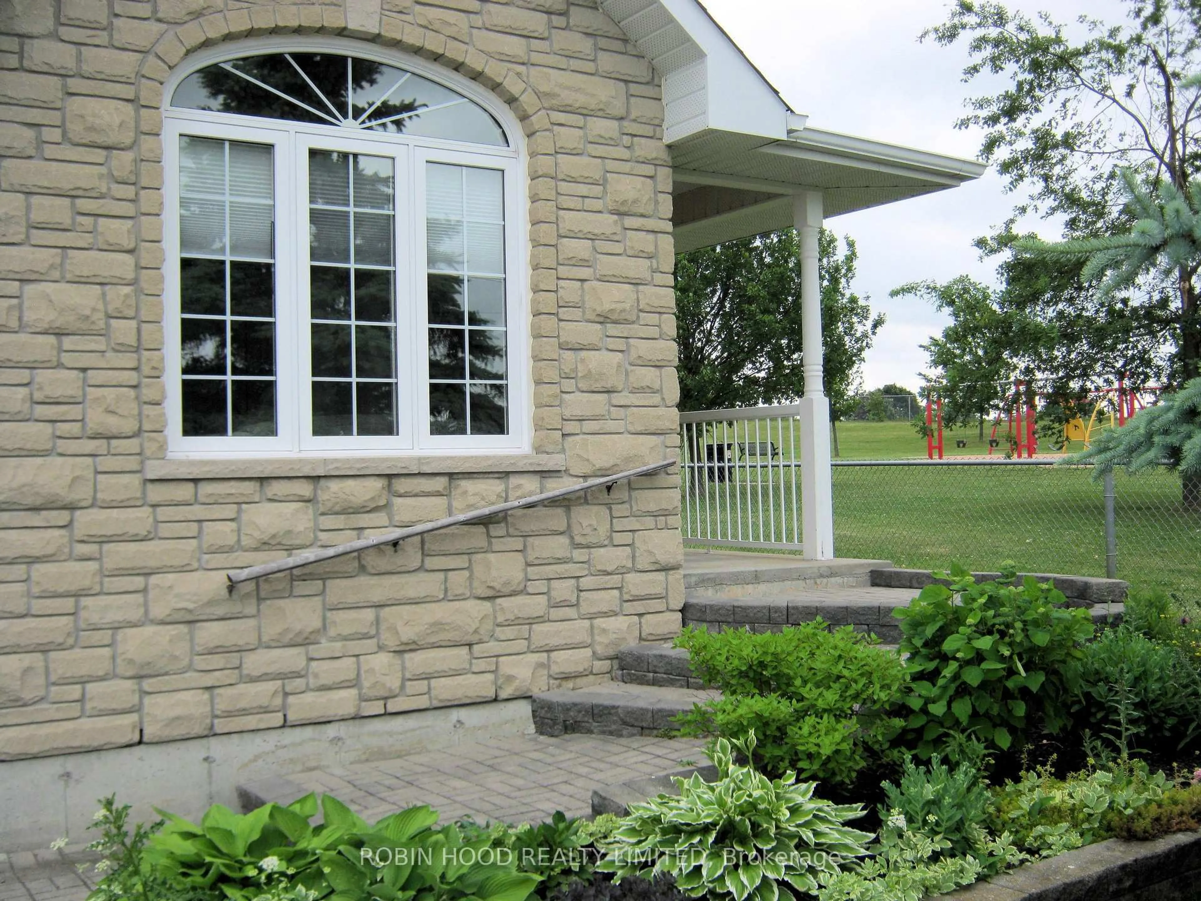 Home with brick exterior material, street for 40 Dormer Rd, Kawartha Lakes Ontario K9V 6H8