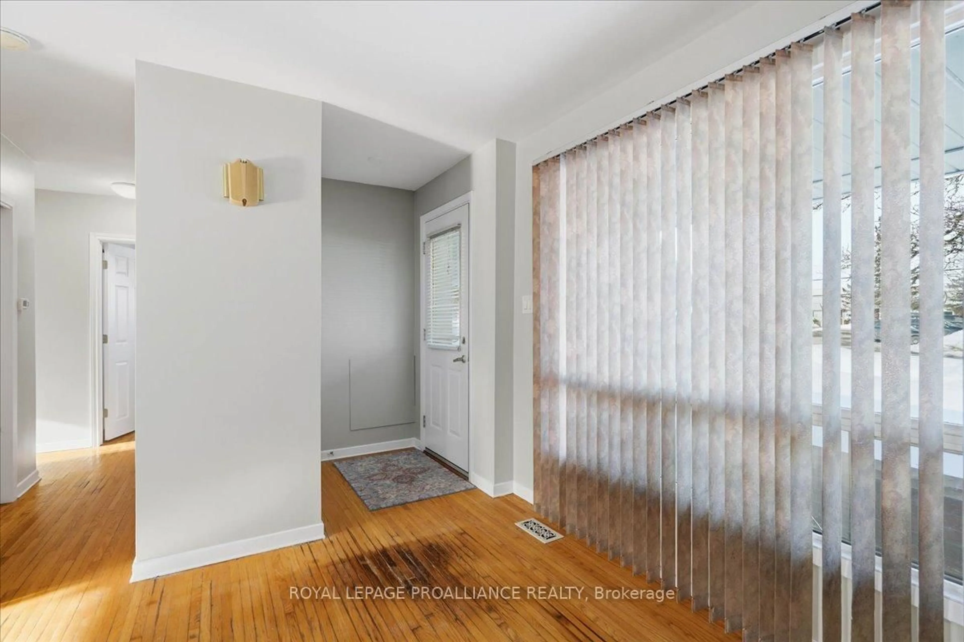 Unknown for 127 Aikins Rd, Quinte West Ontario K8N 4Z2