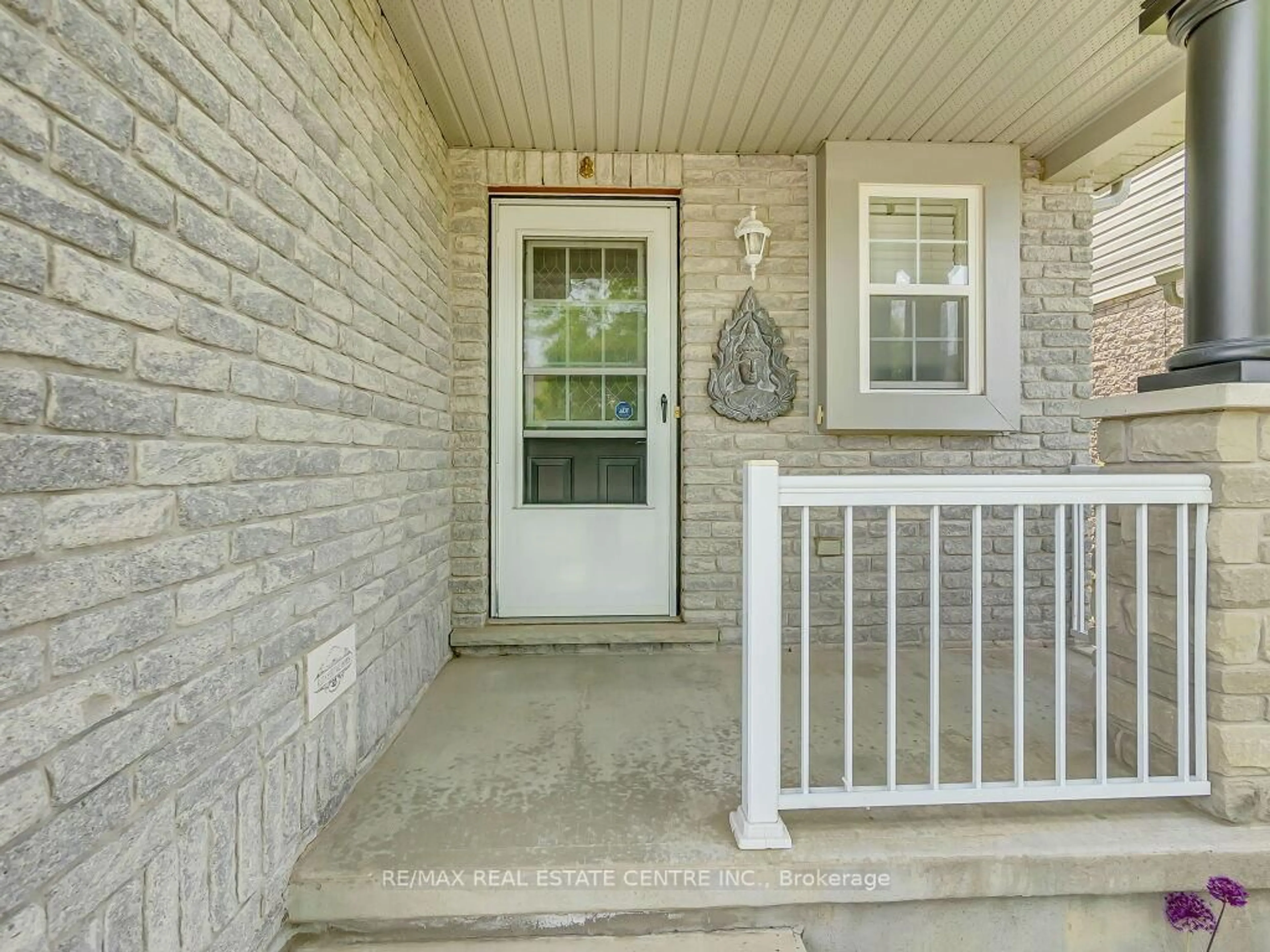Indoor entryway for 31 Sinclair St, Guelph Ontario N1L 1R6
