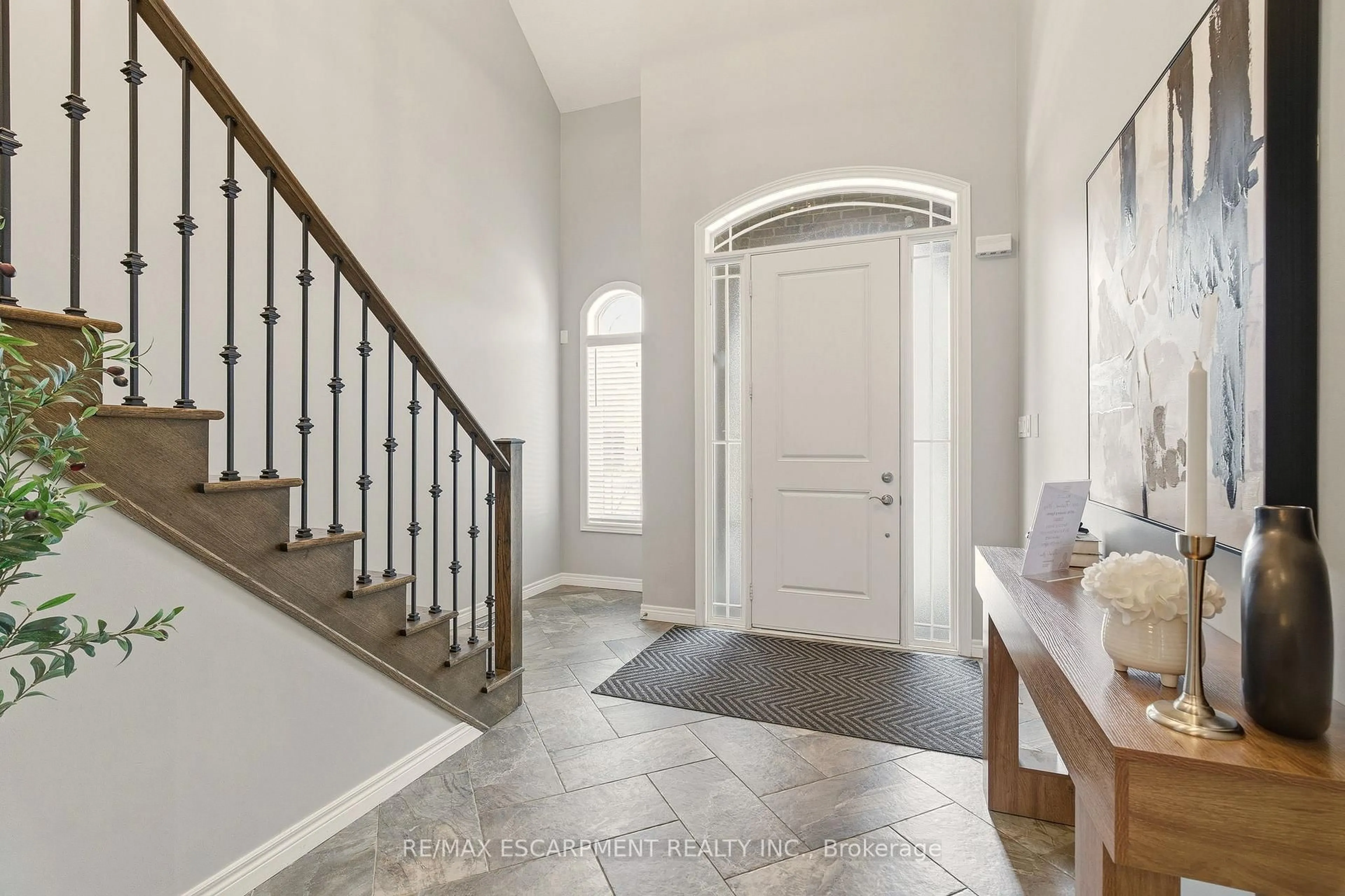 Indoor entryway for 345 Festival Way, Hamilton Ontario L0R 1C0