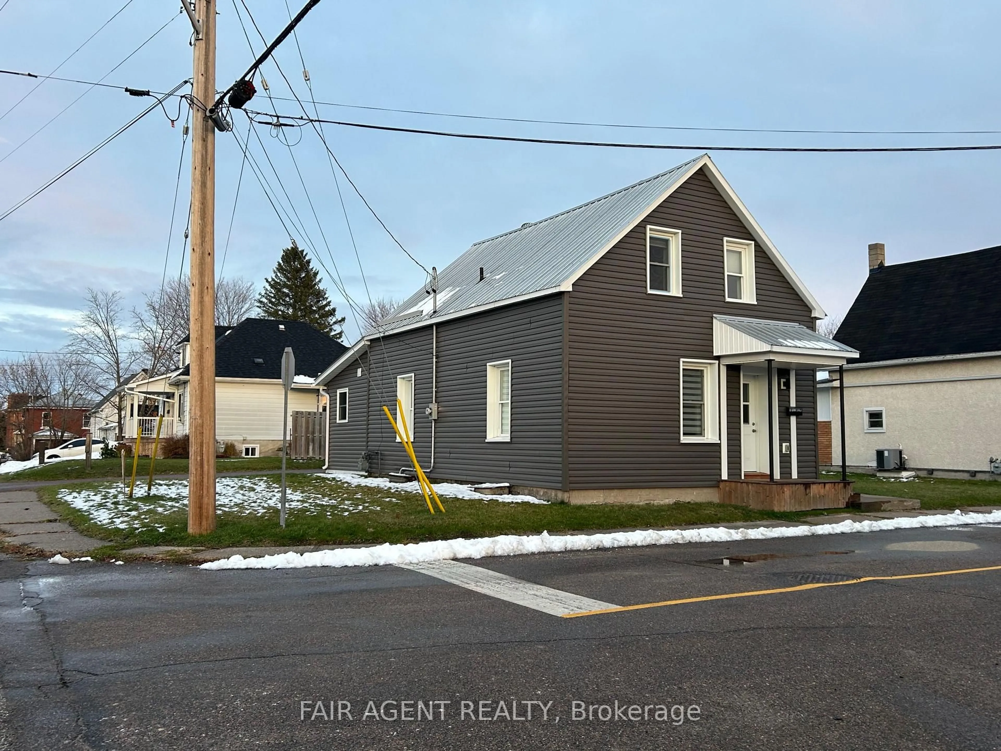 A pic from outside/outdoor area/front of a property/back of a property/a pic from drone, street for 81 BANK St, Renfrew Ontario K7V 2E7