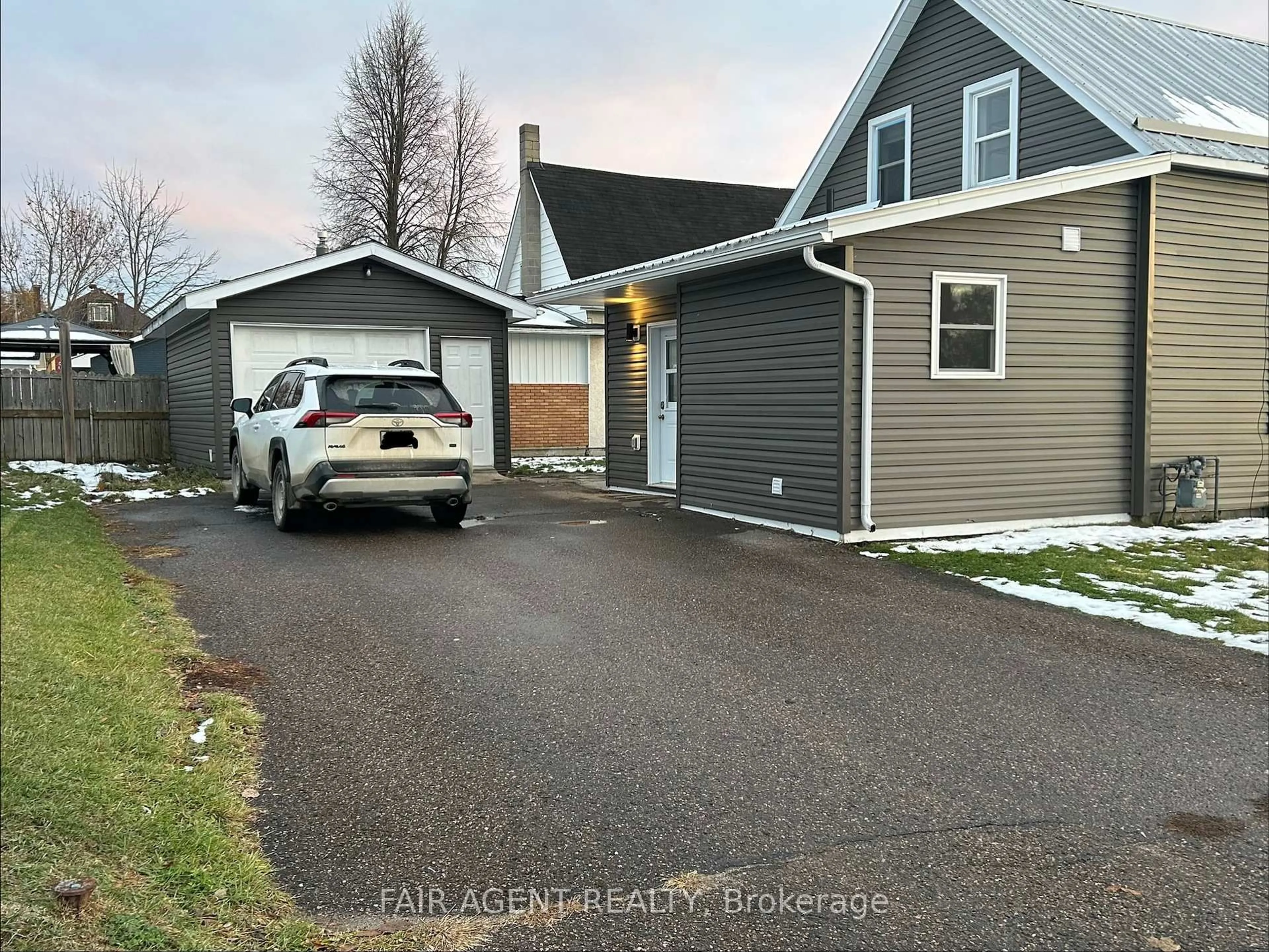 Home with vinyl exterior material, street for 81 BANK St, Renfrew Ontario K7V 2E7
