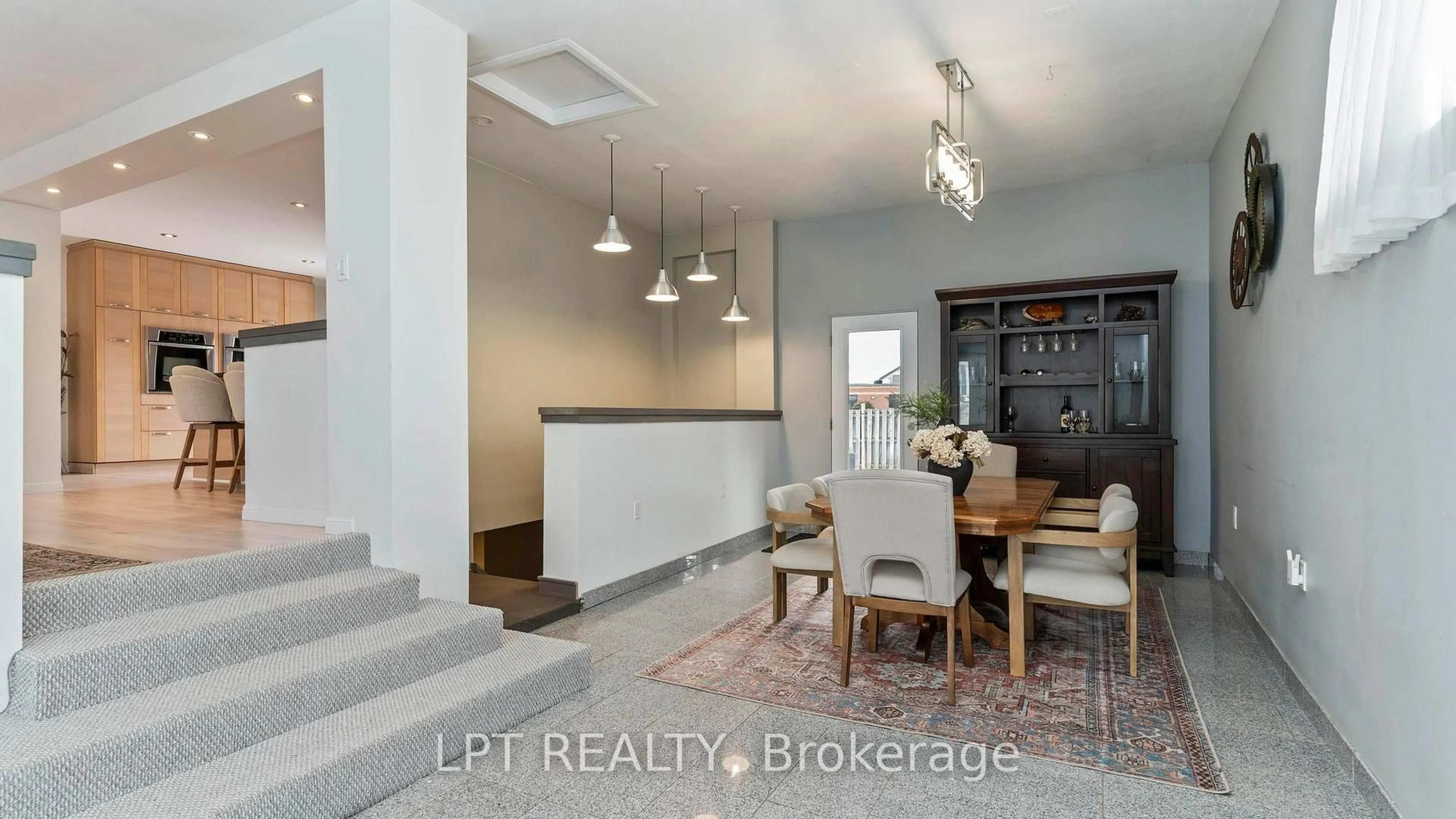 Dining room, unknown for 631 Elm St, St. Thomas Ontario N5R 1K9