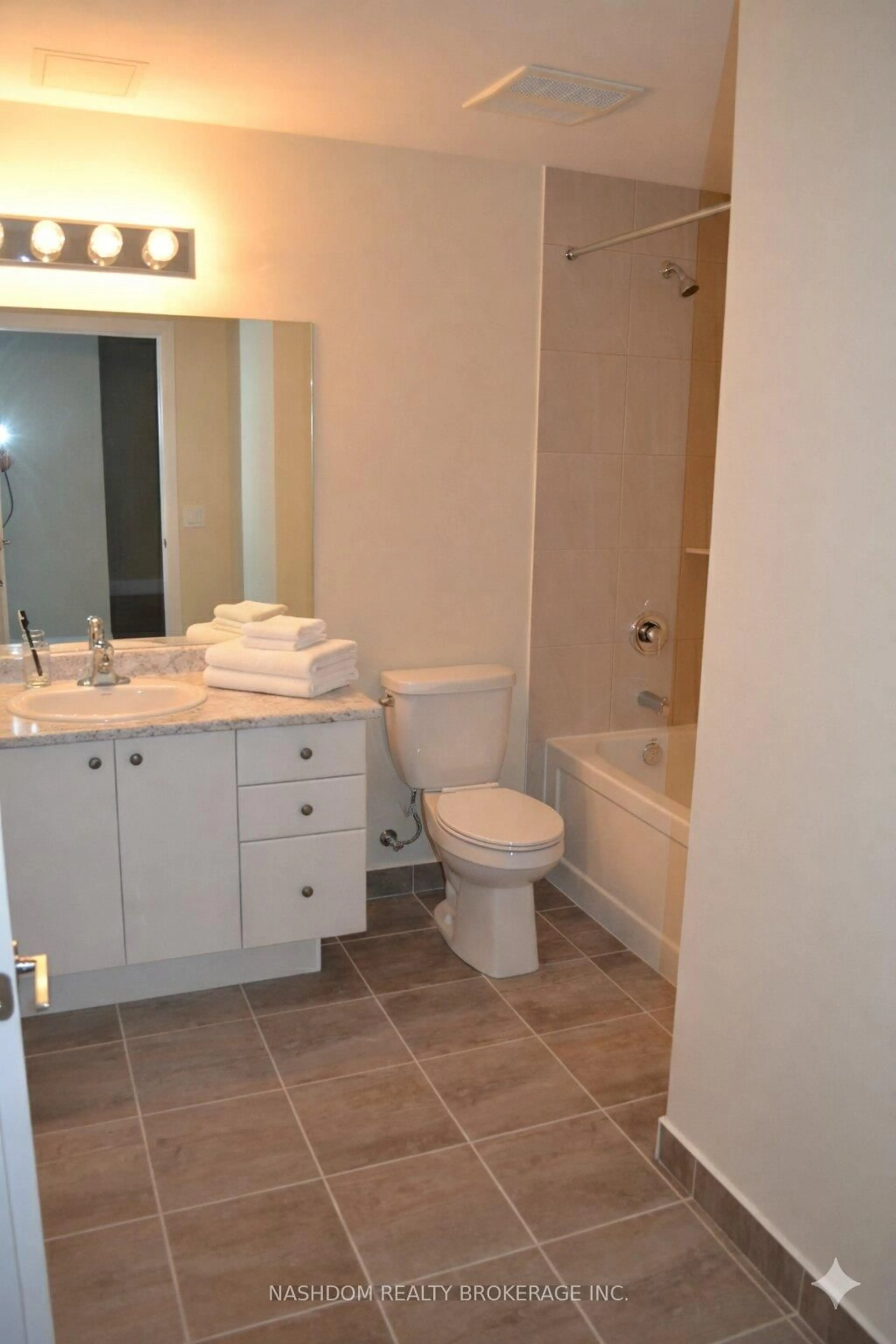 Standard bathroom, ceramic/tile floor for 16 Concord Pl #516, Grimsby Ontario L3M 0J1