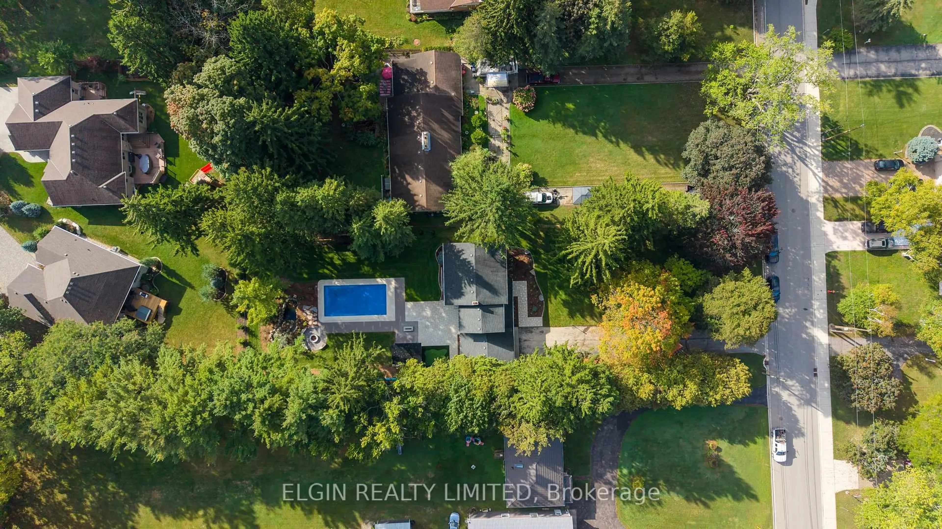 A pic from outside/outdoor area/front of a property/back of a property/a pic from drone, water/lake/river/ocean view for 67 Crescent Ave, Central Elgin Ontario N5P 2K3