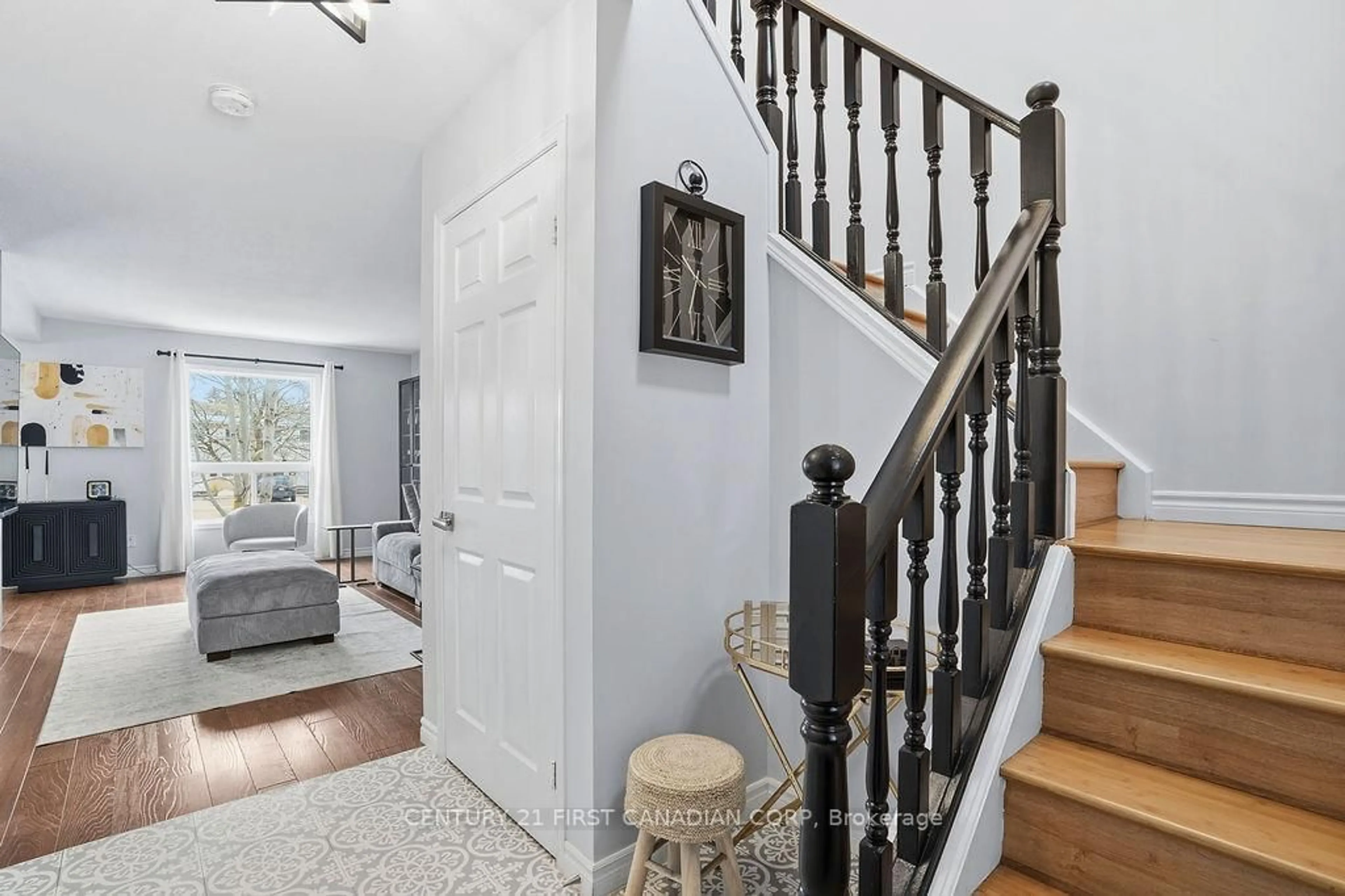 Indoor entryway for 750 Osgoode Dr #28, London South Ontario N6E 2G2