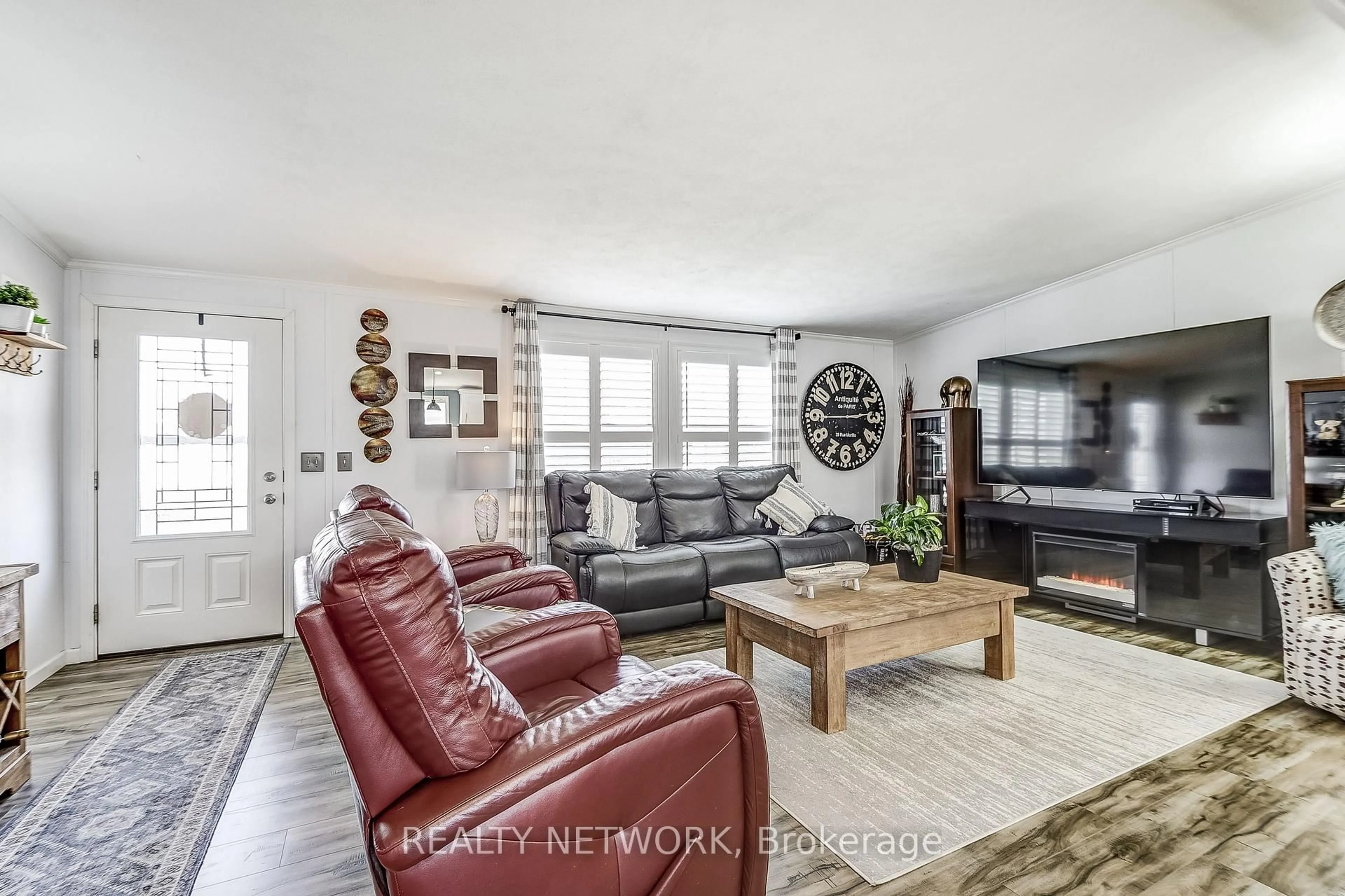 Living room with furniture, unknown for 17 Silver Aspen Dr, Haldimand Ontario N0A 1L0