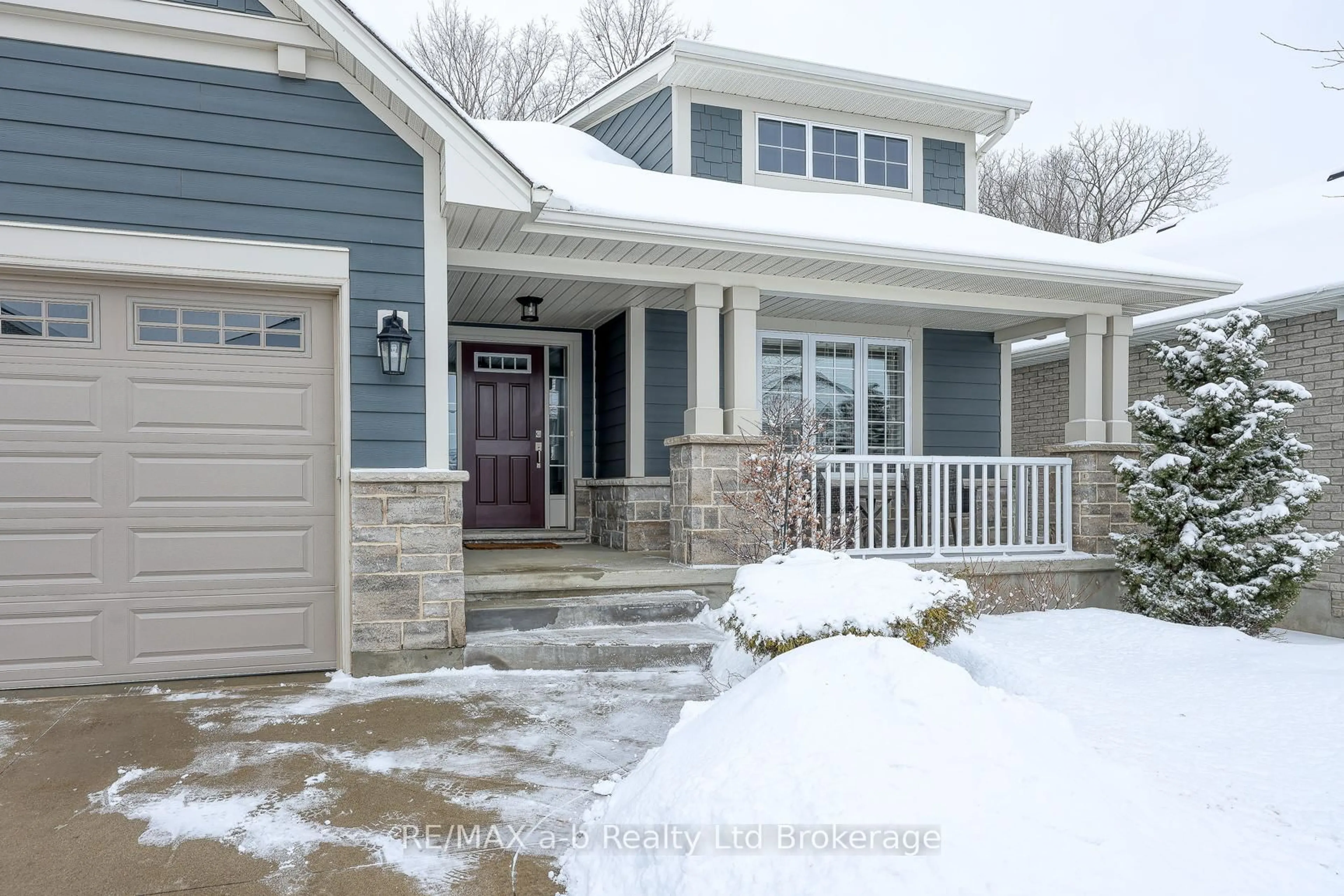 Home with vinyl exterior material, street for 56 Hollingshead Rd, Ingersoll Ontario N5C 0C6