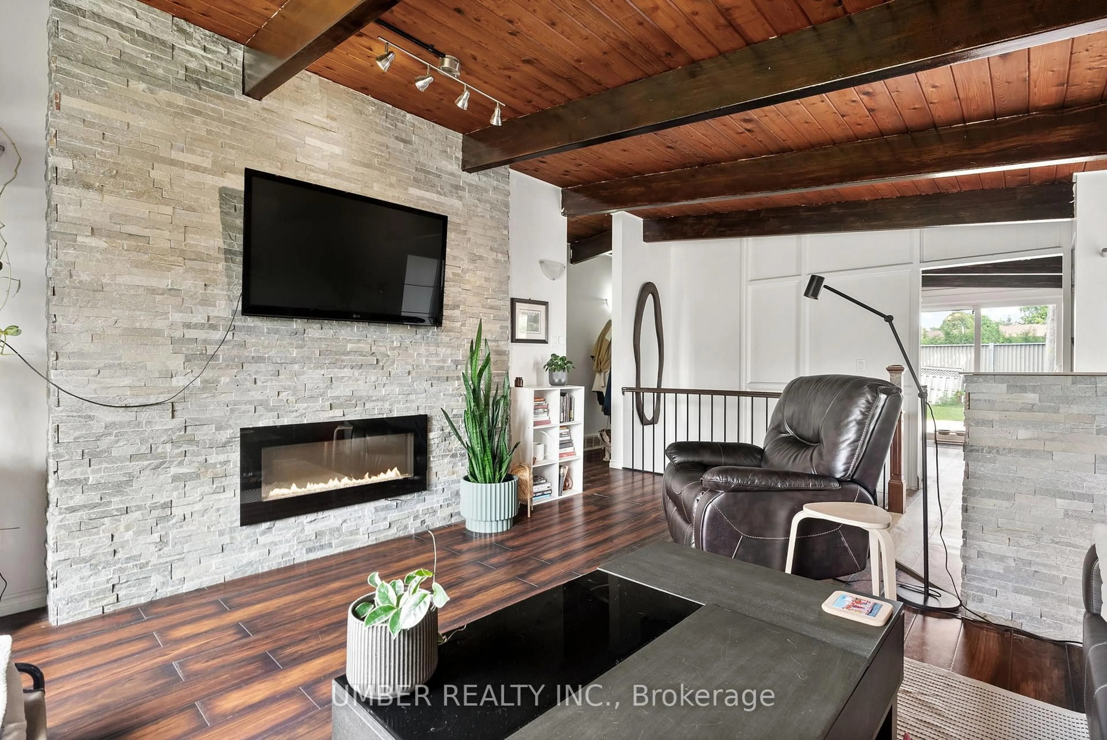 Unknown for 2580 Roman Ave, Ottawa Ontario K2B 7X9