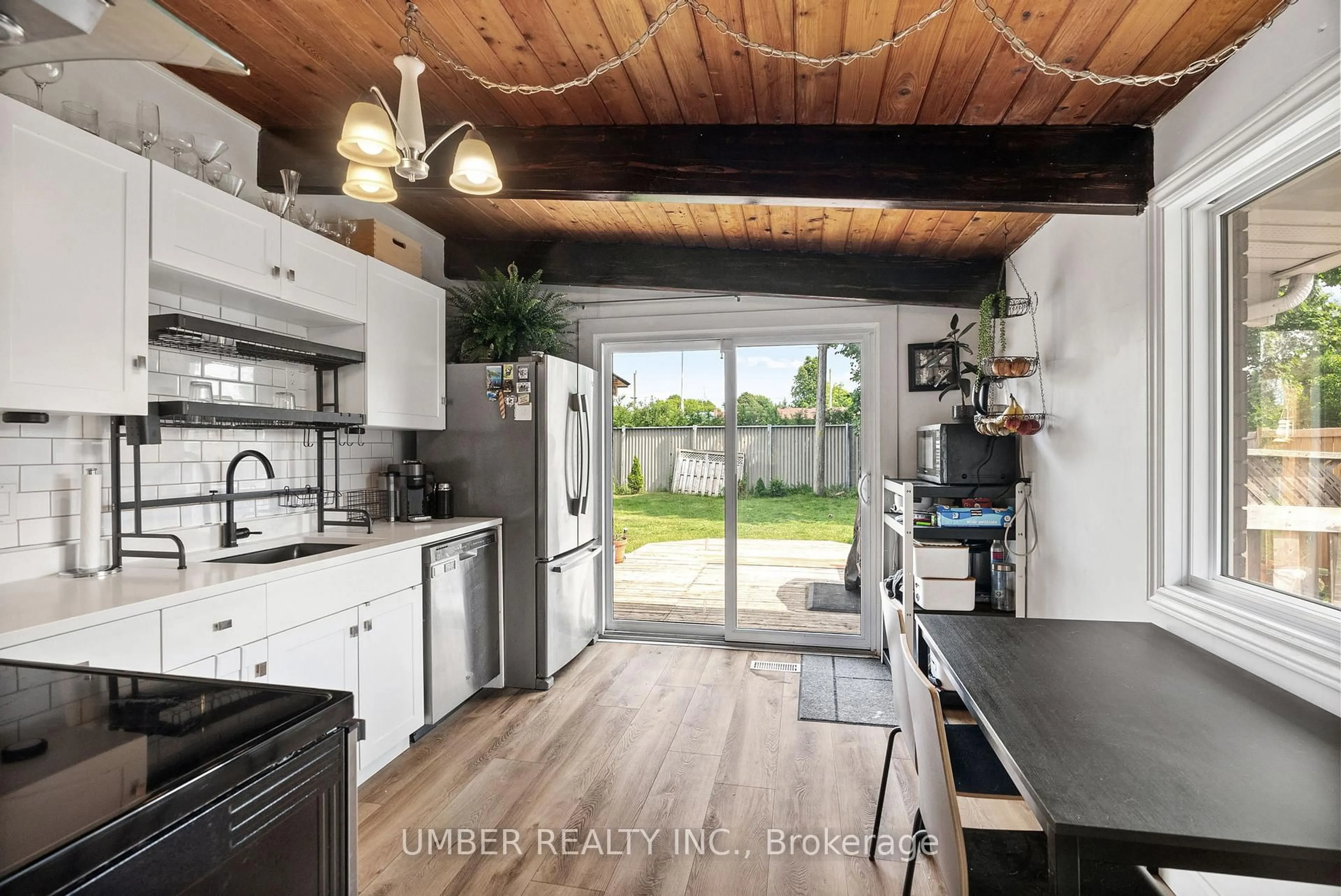 Open concept kitchen, unknown for 2580 Roman Ave, Ottawa Ontario K2B 7X9