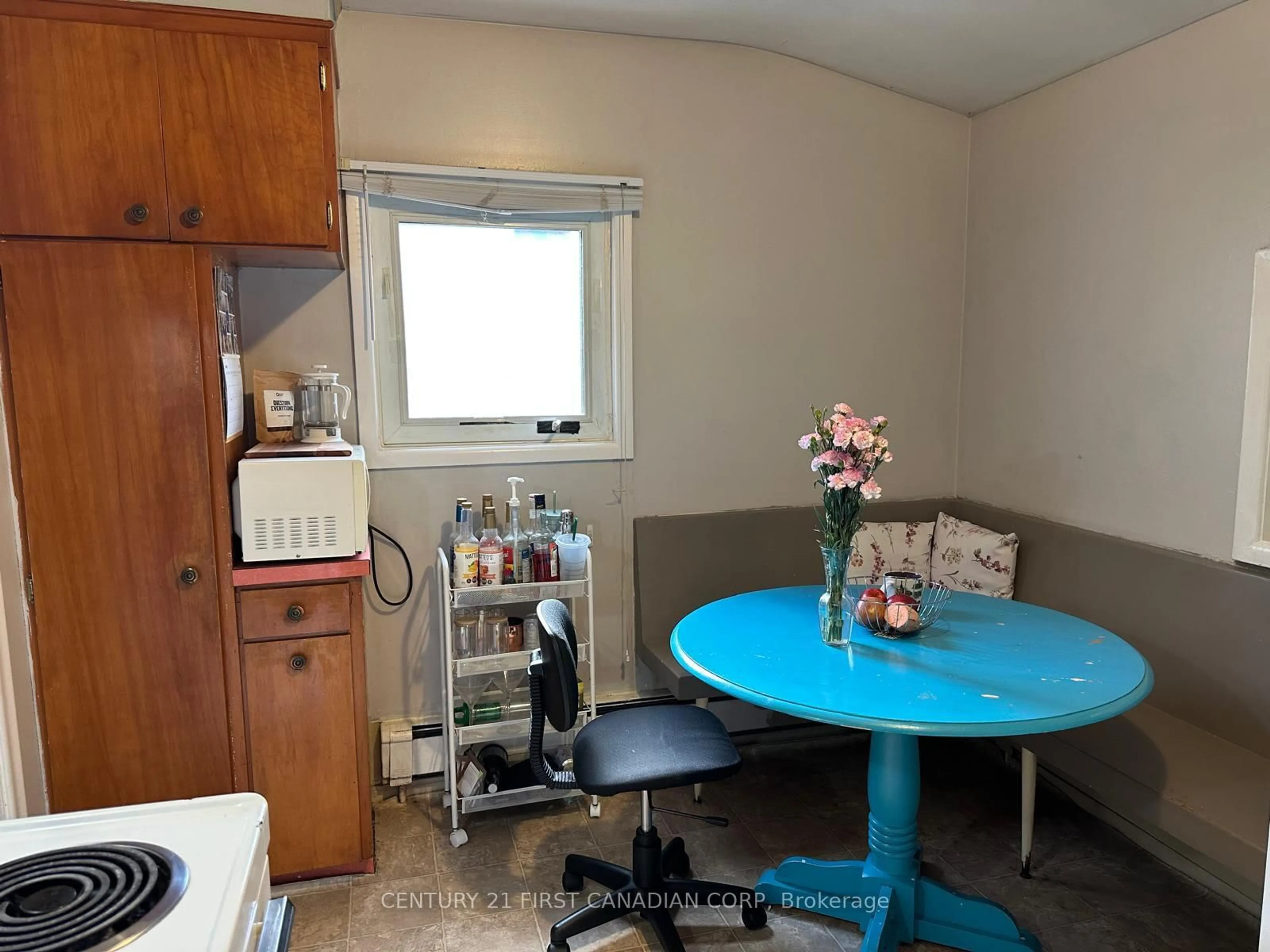 A pic of a room for 5 Audrey Ave, London East Ontario N6A 2Y8