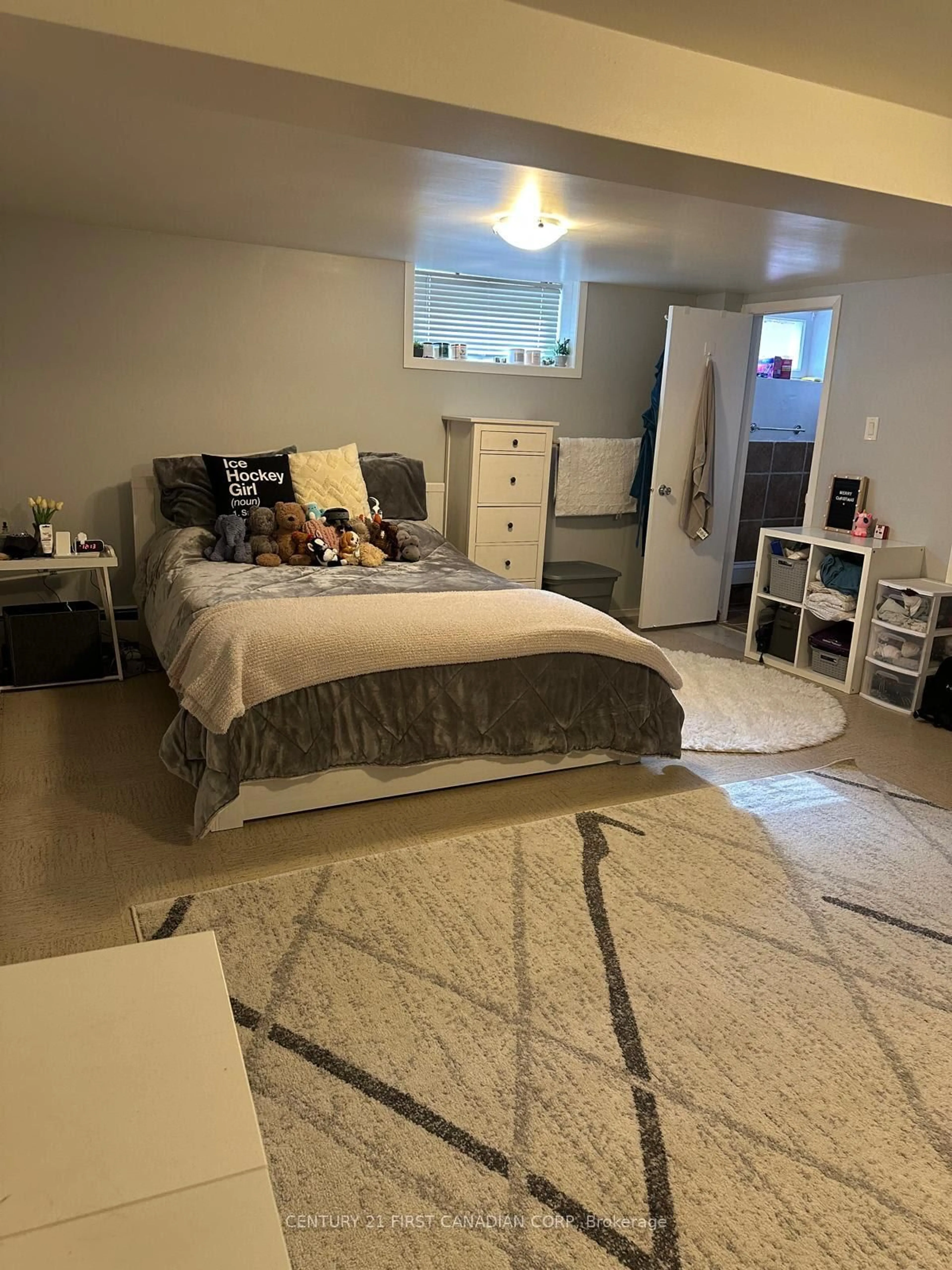 A pic of a room for 5 Audrey Ave, London East Ontario N6A 2Y8