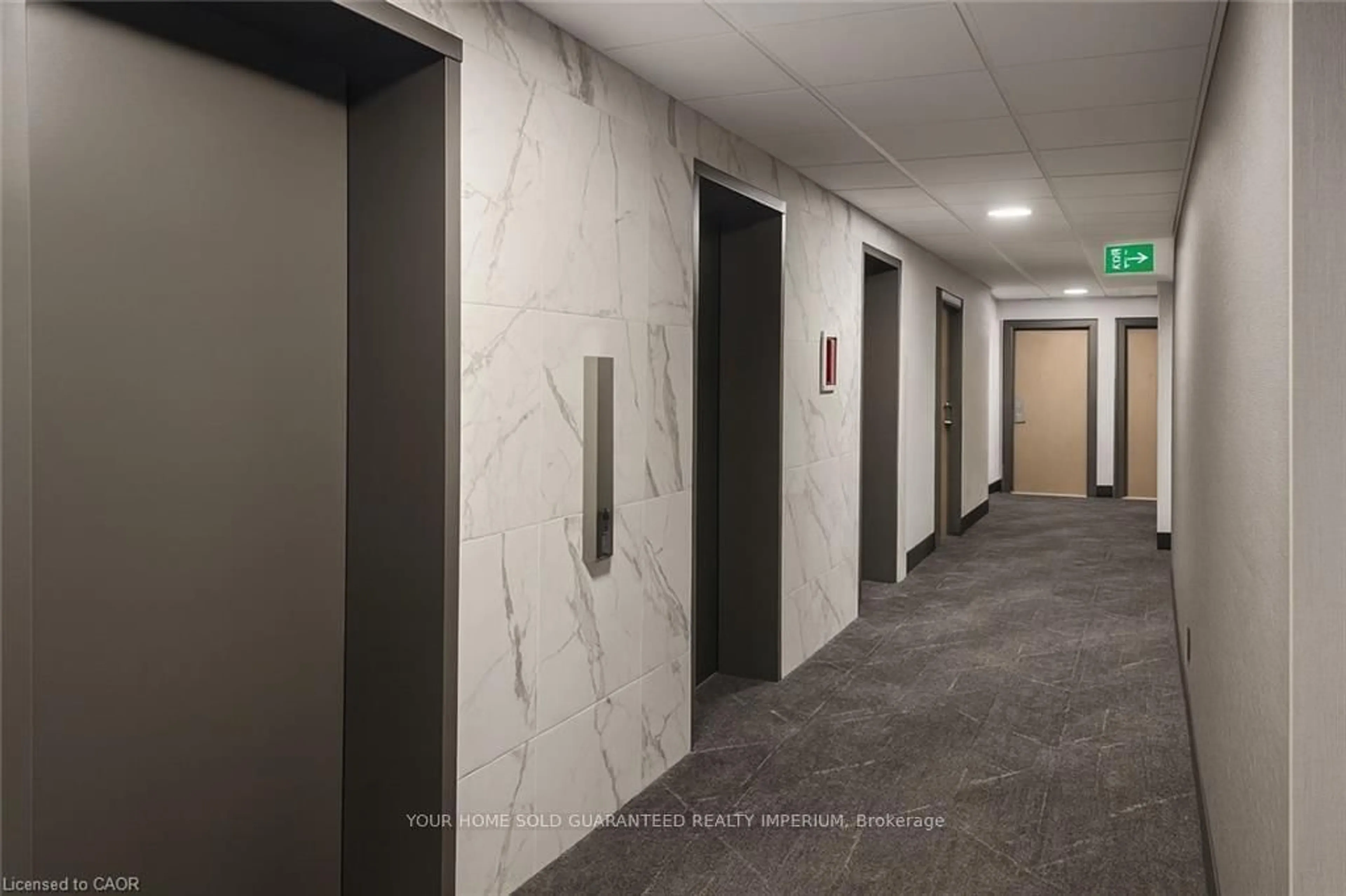 Indoor foyer for 150 Charlton Ave #1406, Hamilton Ontario L8N 3X3