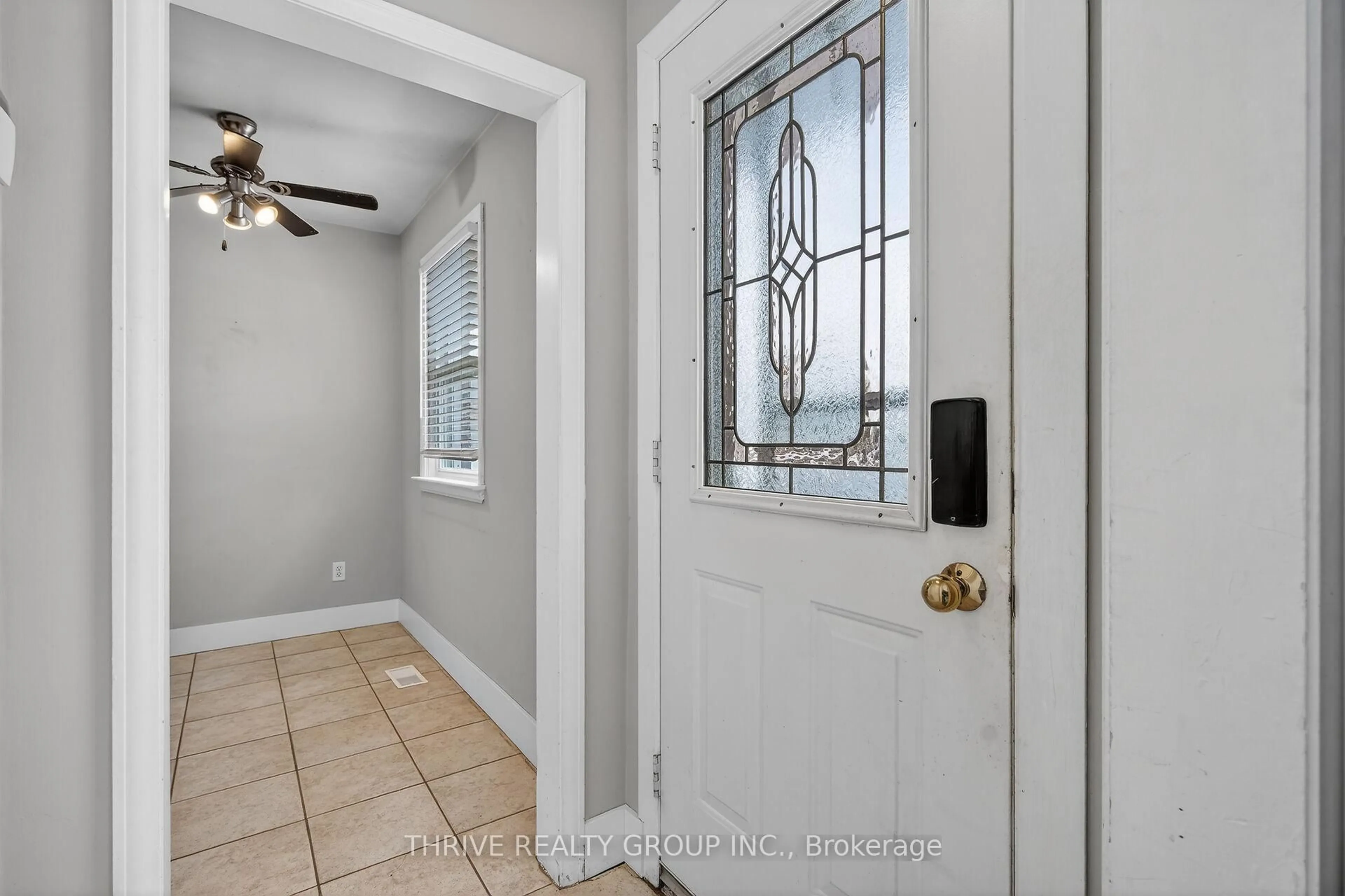 Indoor entryway for 71 Jasper Cres, London East Ontario N5W 1J9