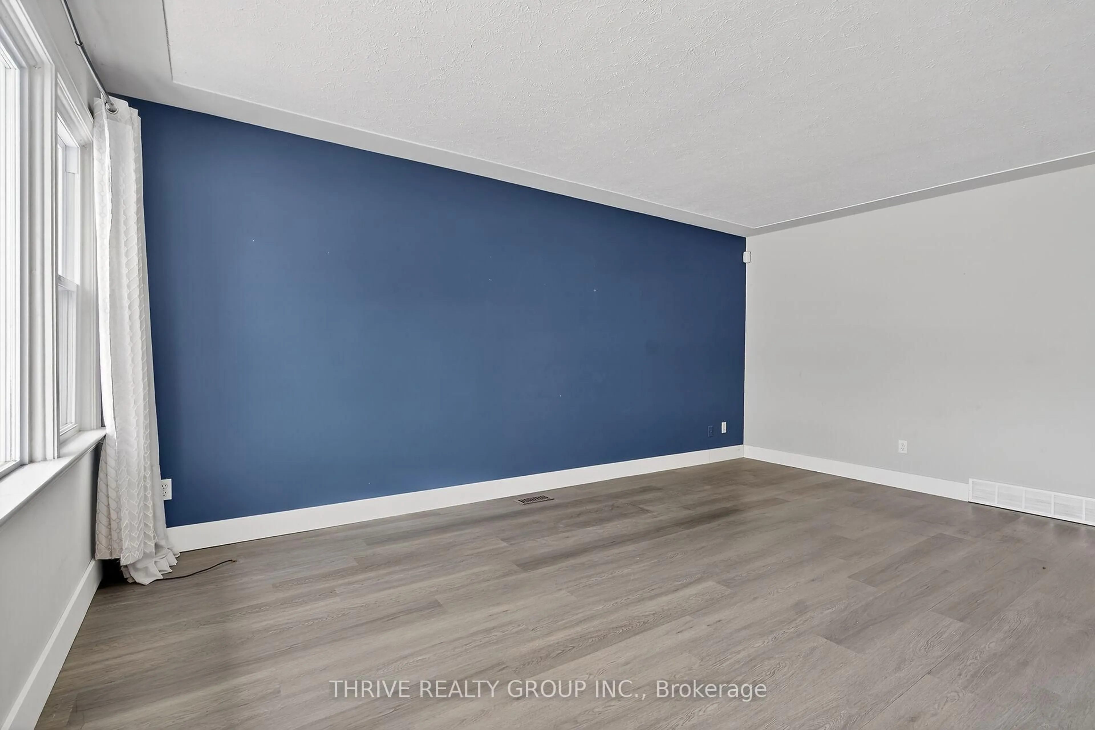 A pic of a room for 71 Jasper Cres, London East Ontario N5W 1J9